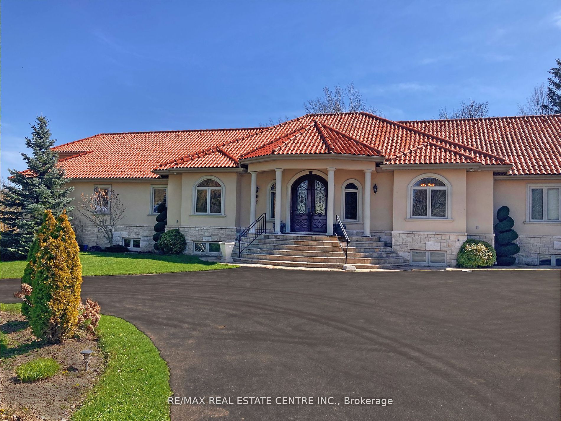 16282 27 Side Road Property Photo