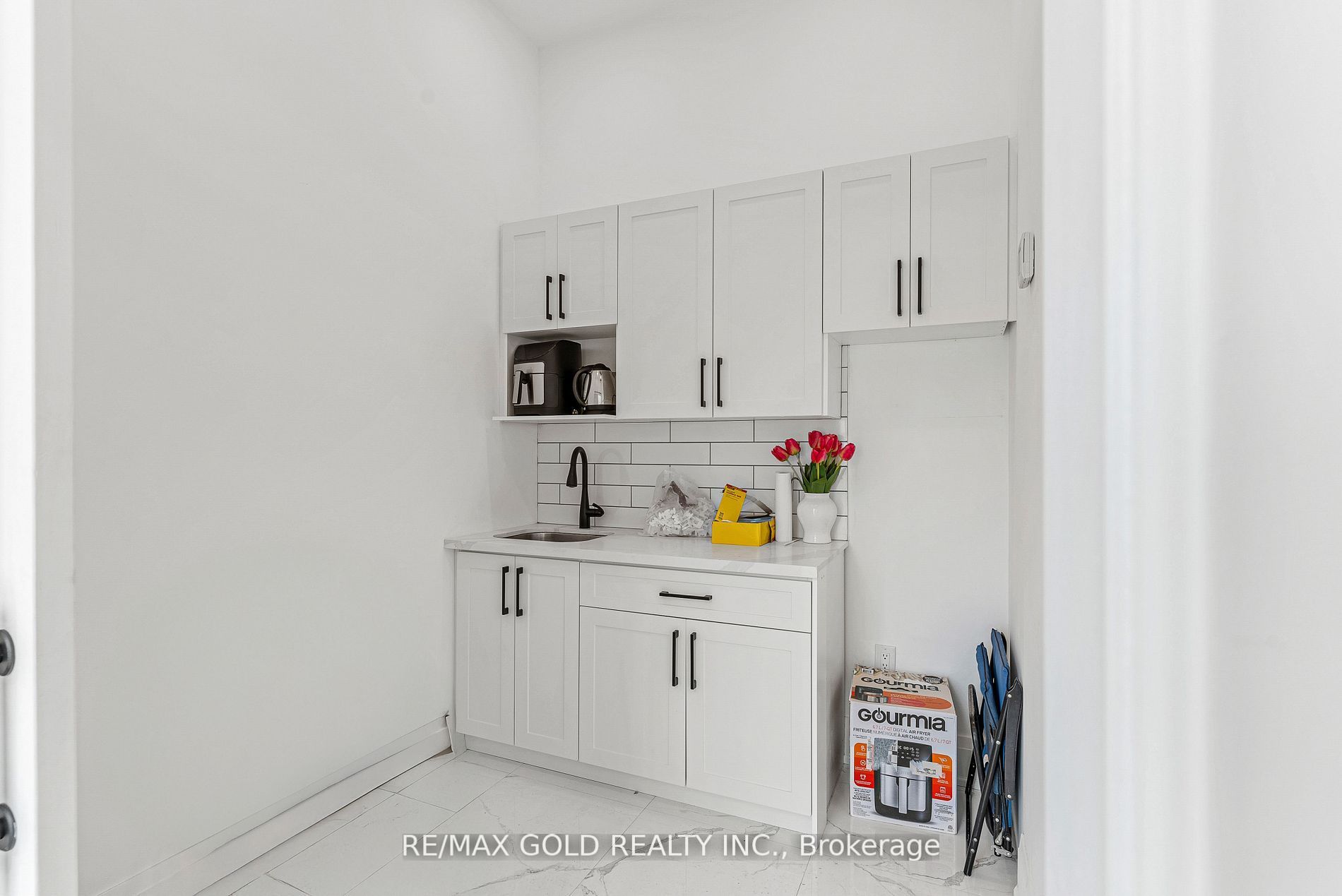 2720 North Park Drive 47-48 Property Photo 17