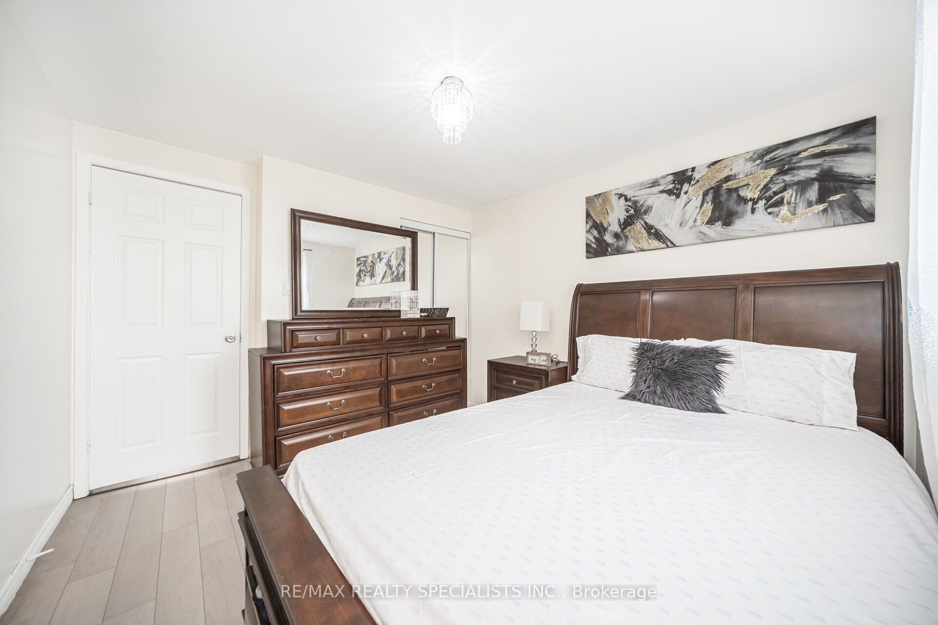 144 Fleetwood Crescent Property Photo 26