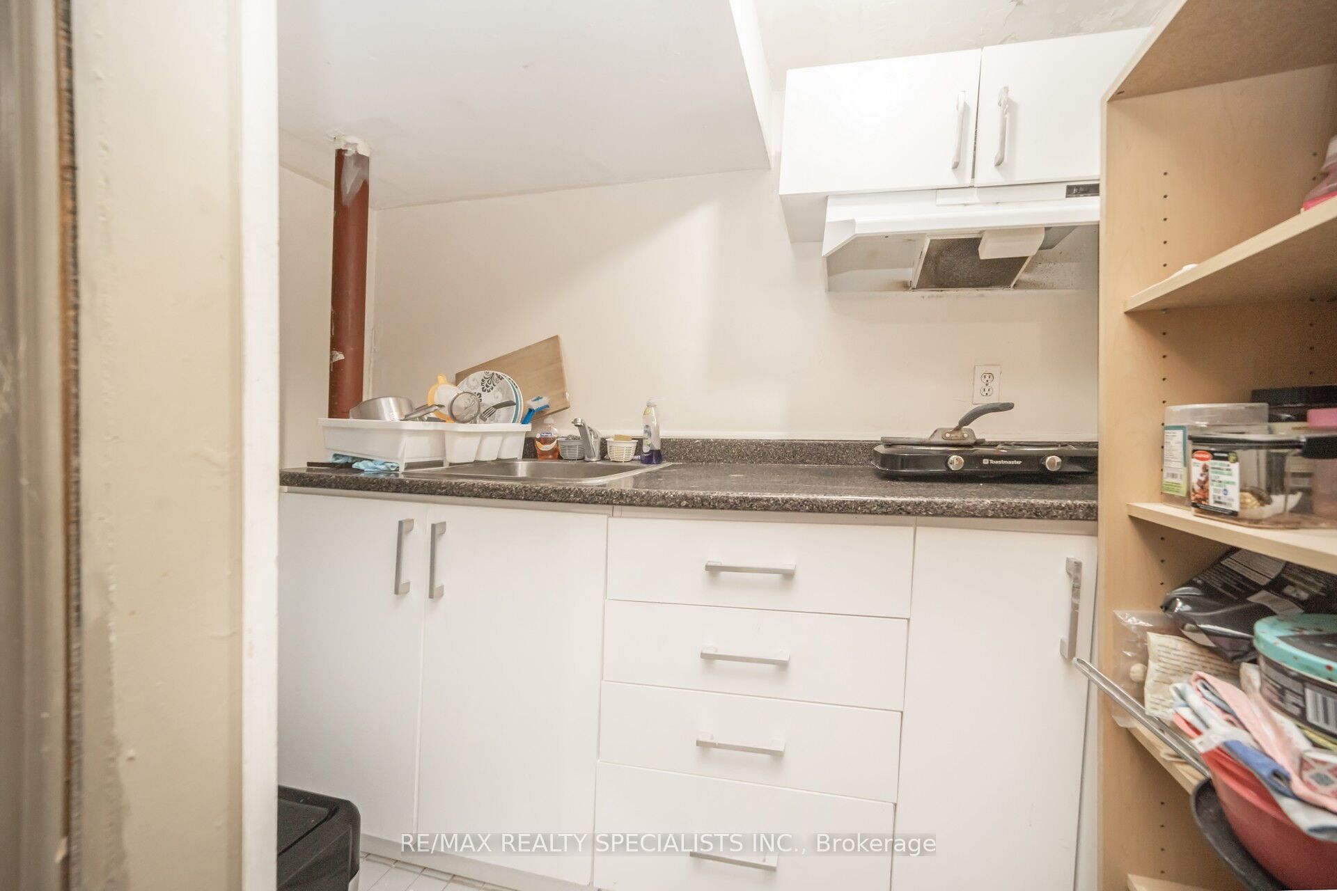 144 Fleetwood Crescent Property Photo 37