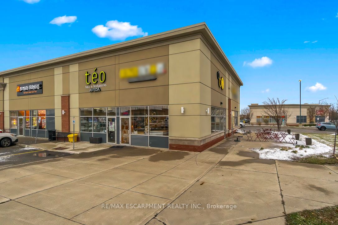2465 Appleby Line D6 Property Photo 2