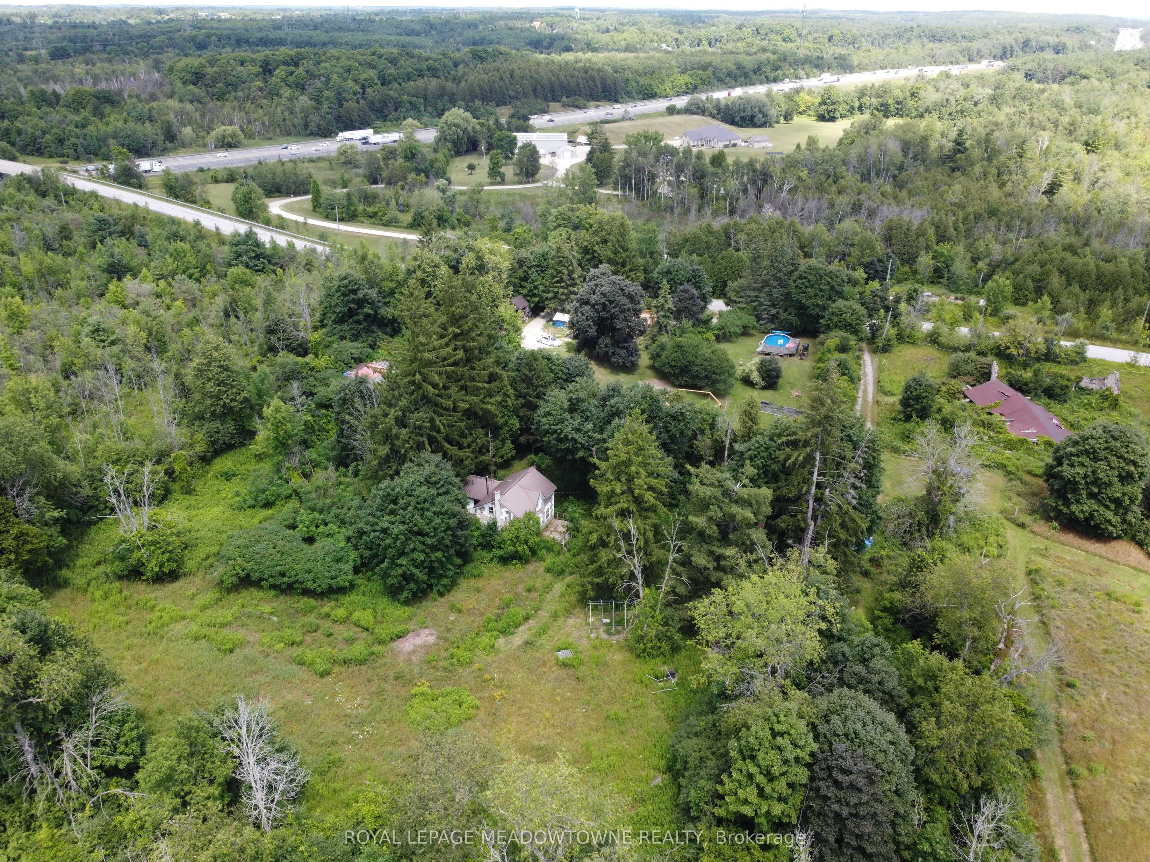 9414 First Line Property Photo 5