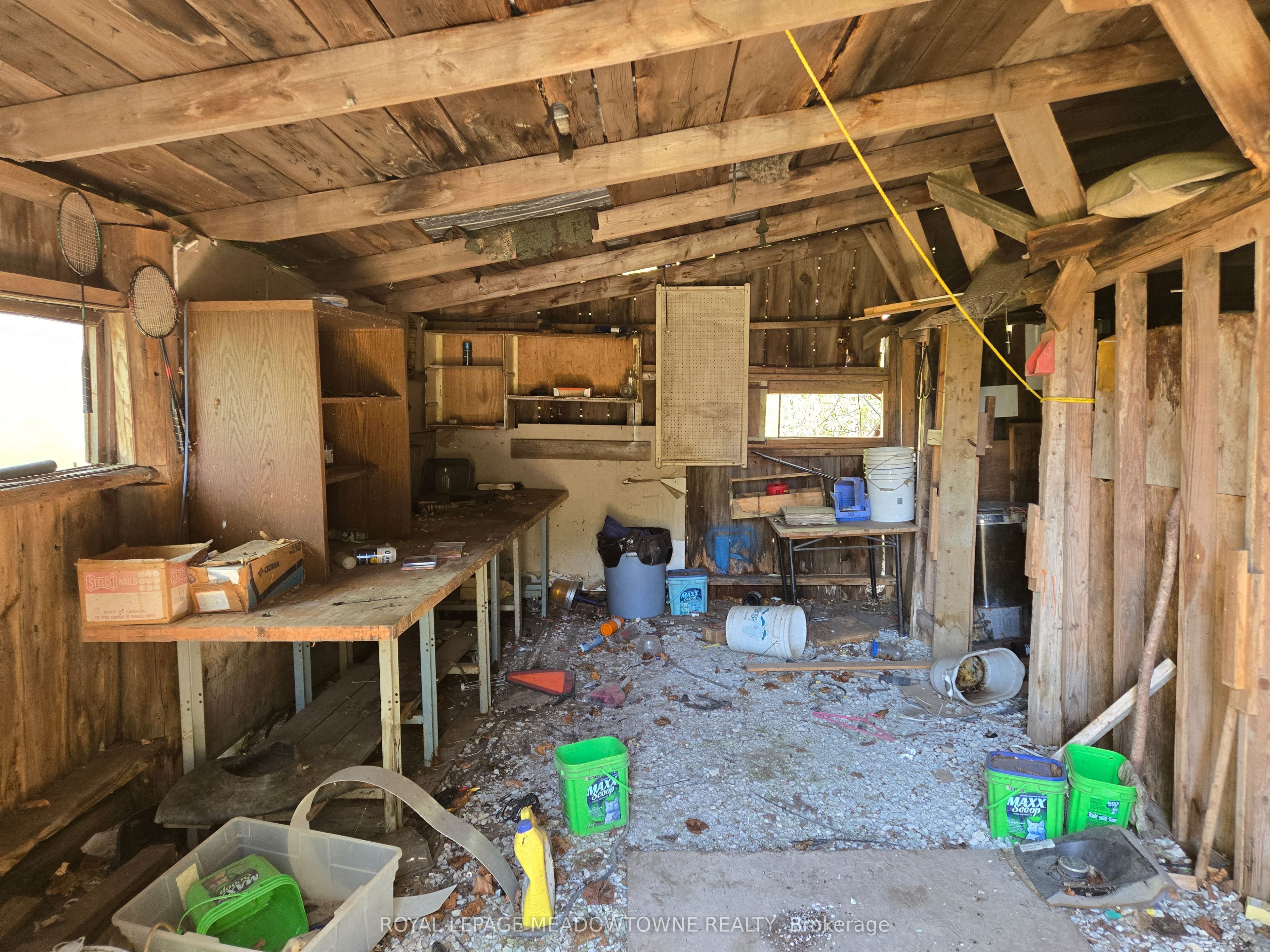 9414 First Line Property Photo 27