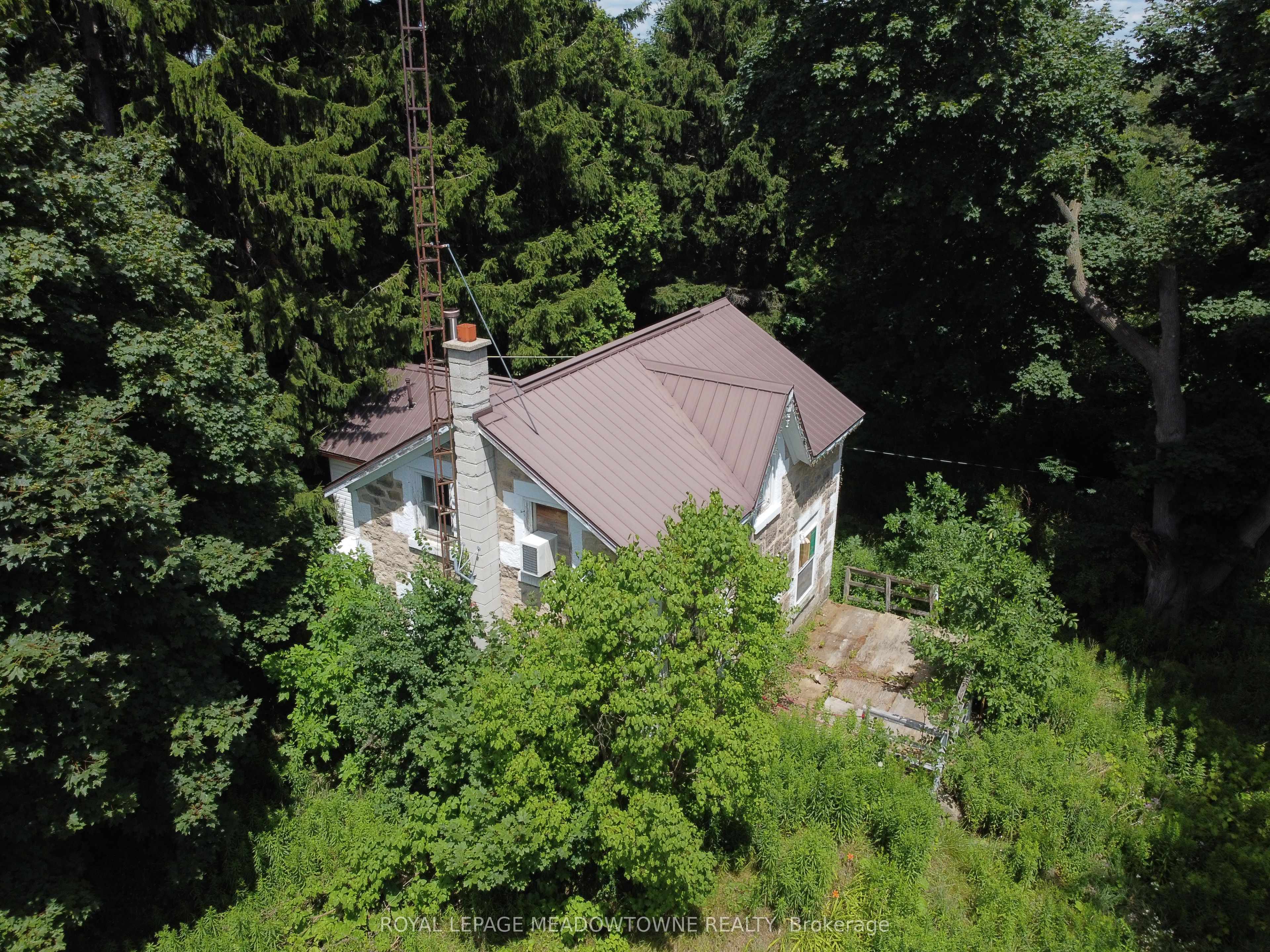9414 First Line Property Photo 34