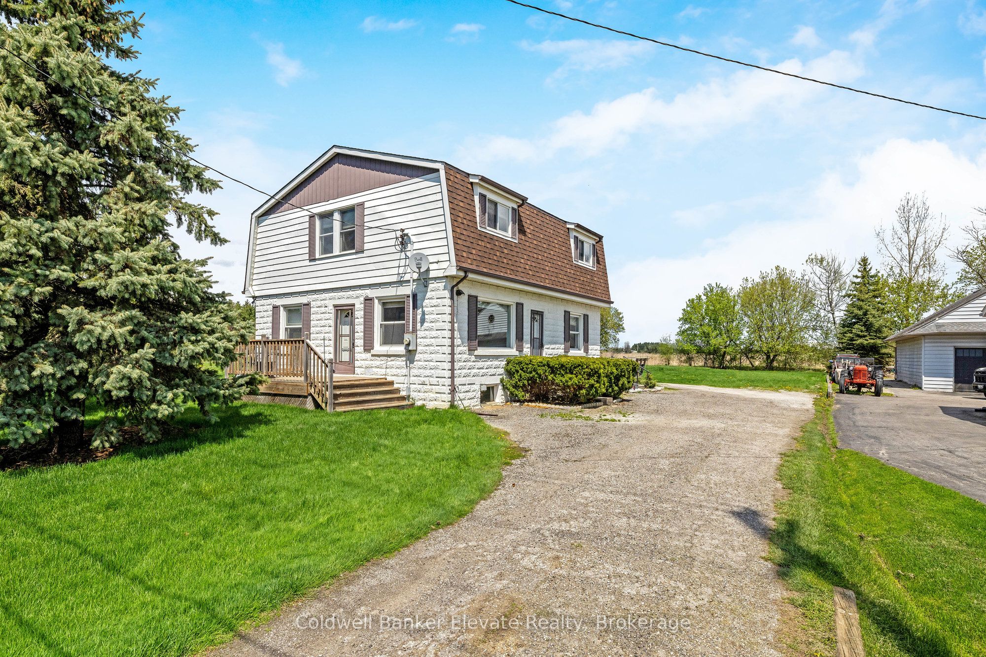 8129 Hornby Rd Property Photo