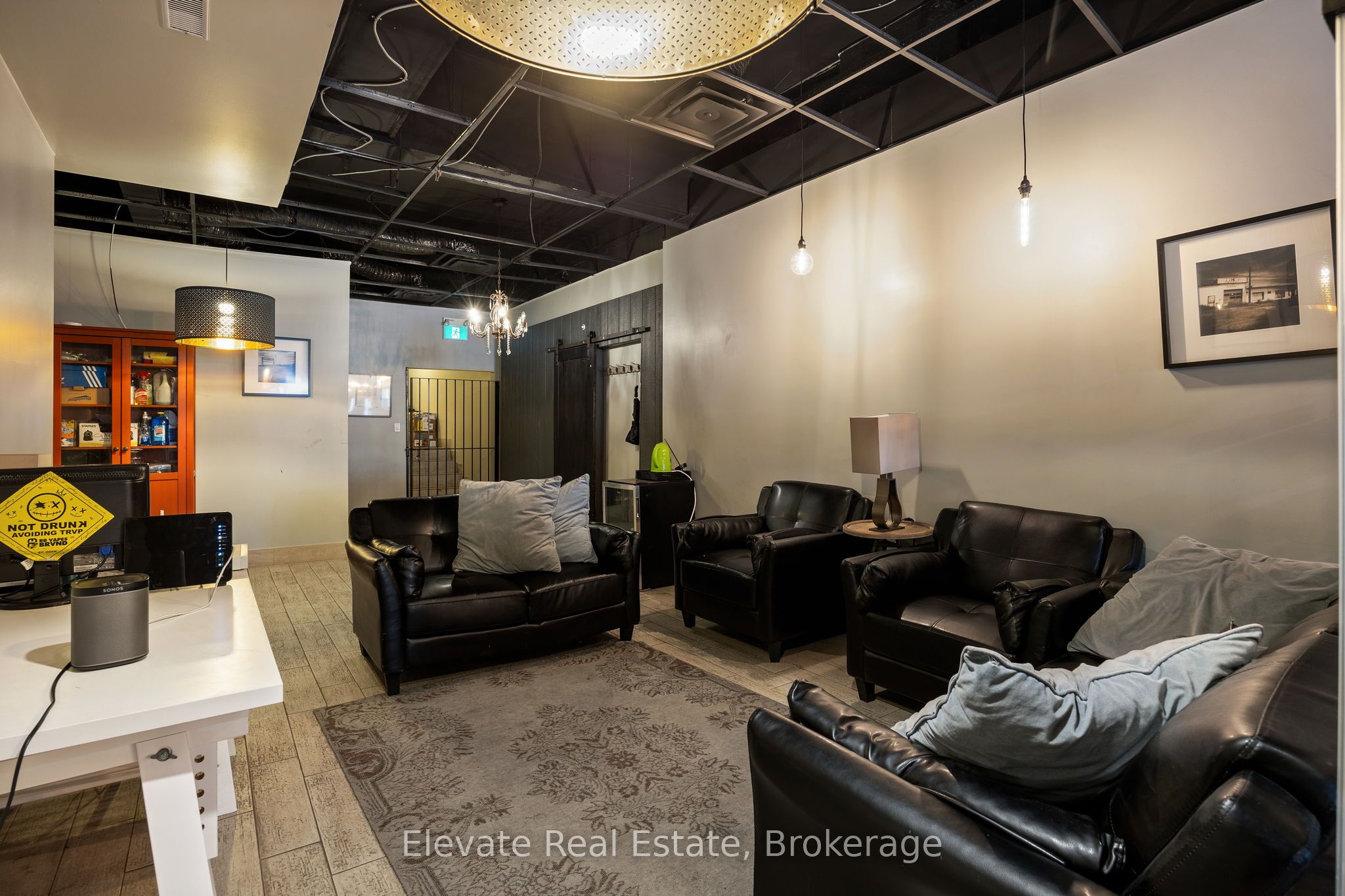 904 Bloor Street W Property Photo 10