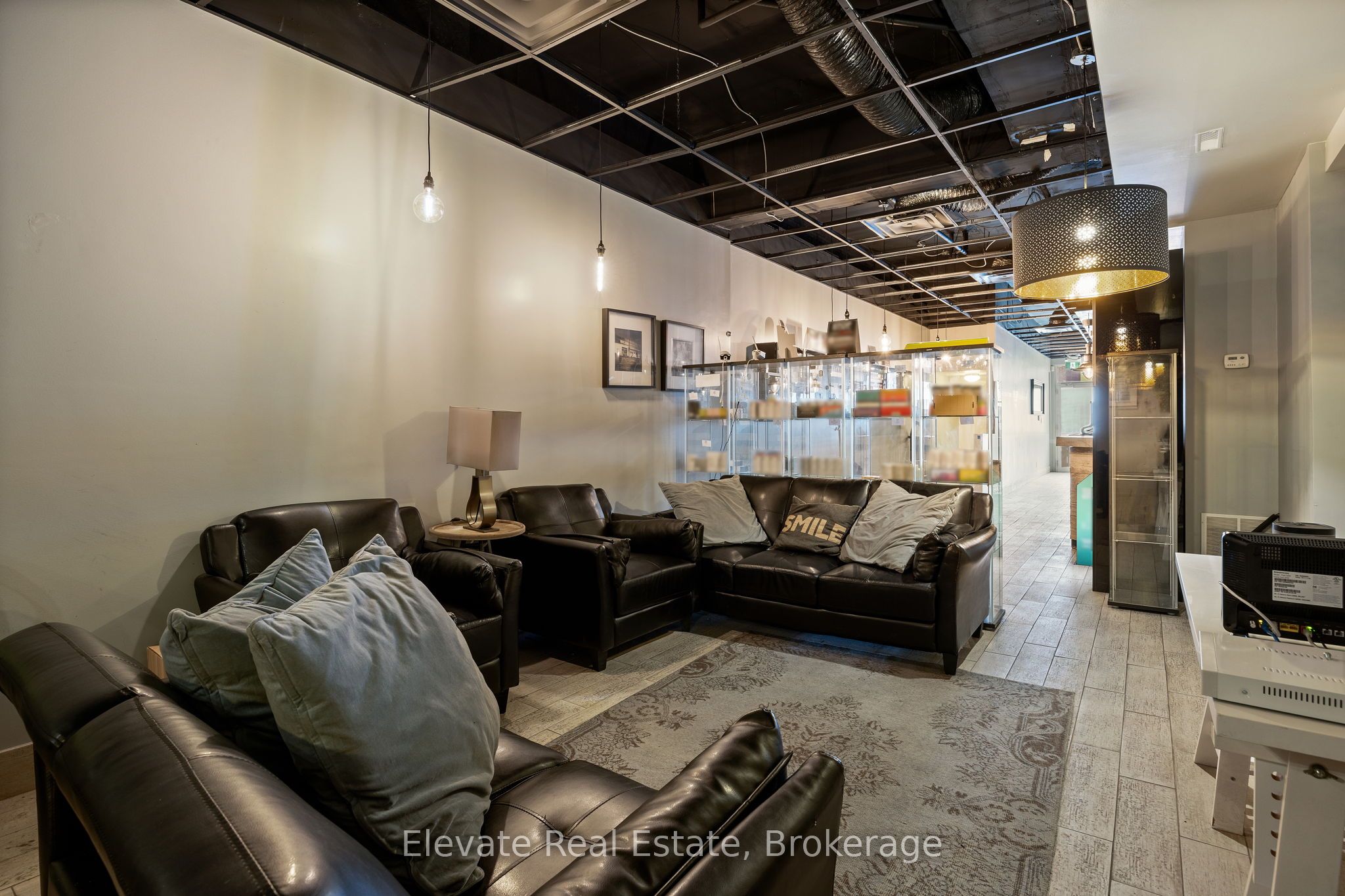904 Bloor Street W Property Photo 11