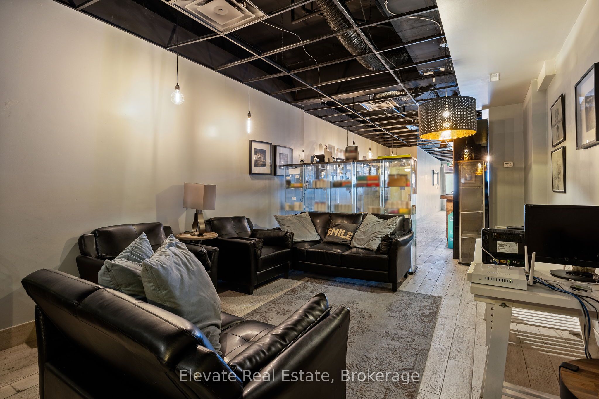 904 Bloor Street W Property Photo 12