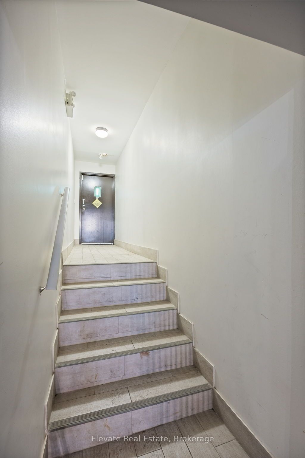 904 Bloor Street W Property Photo 16