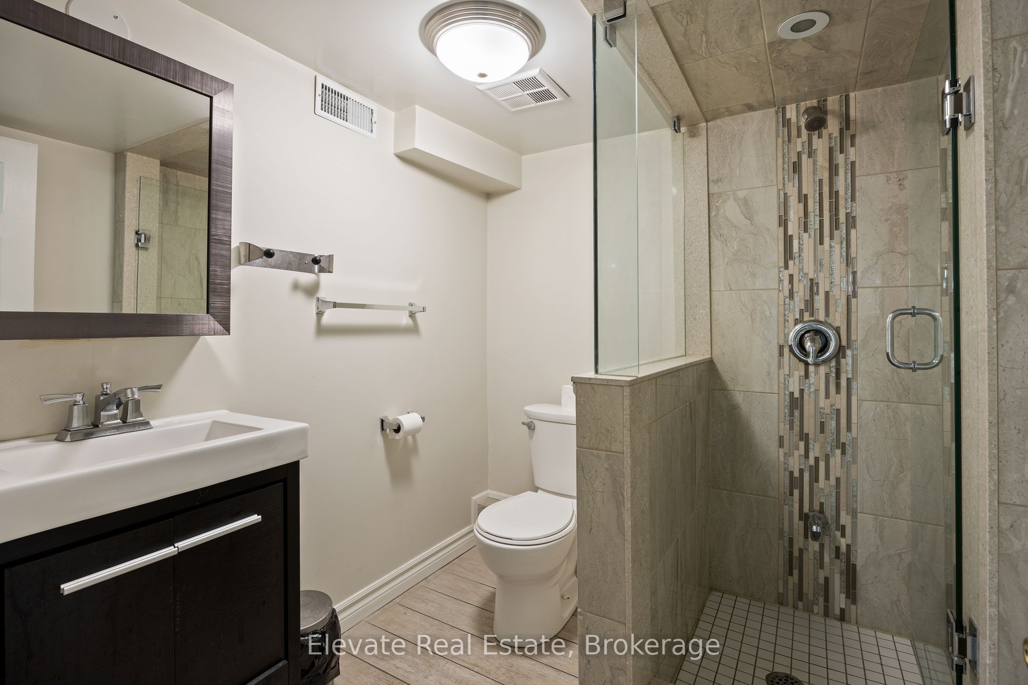 904 Bloor Street W Property Photo 23