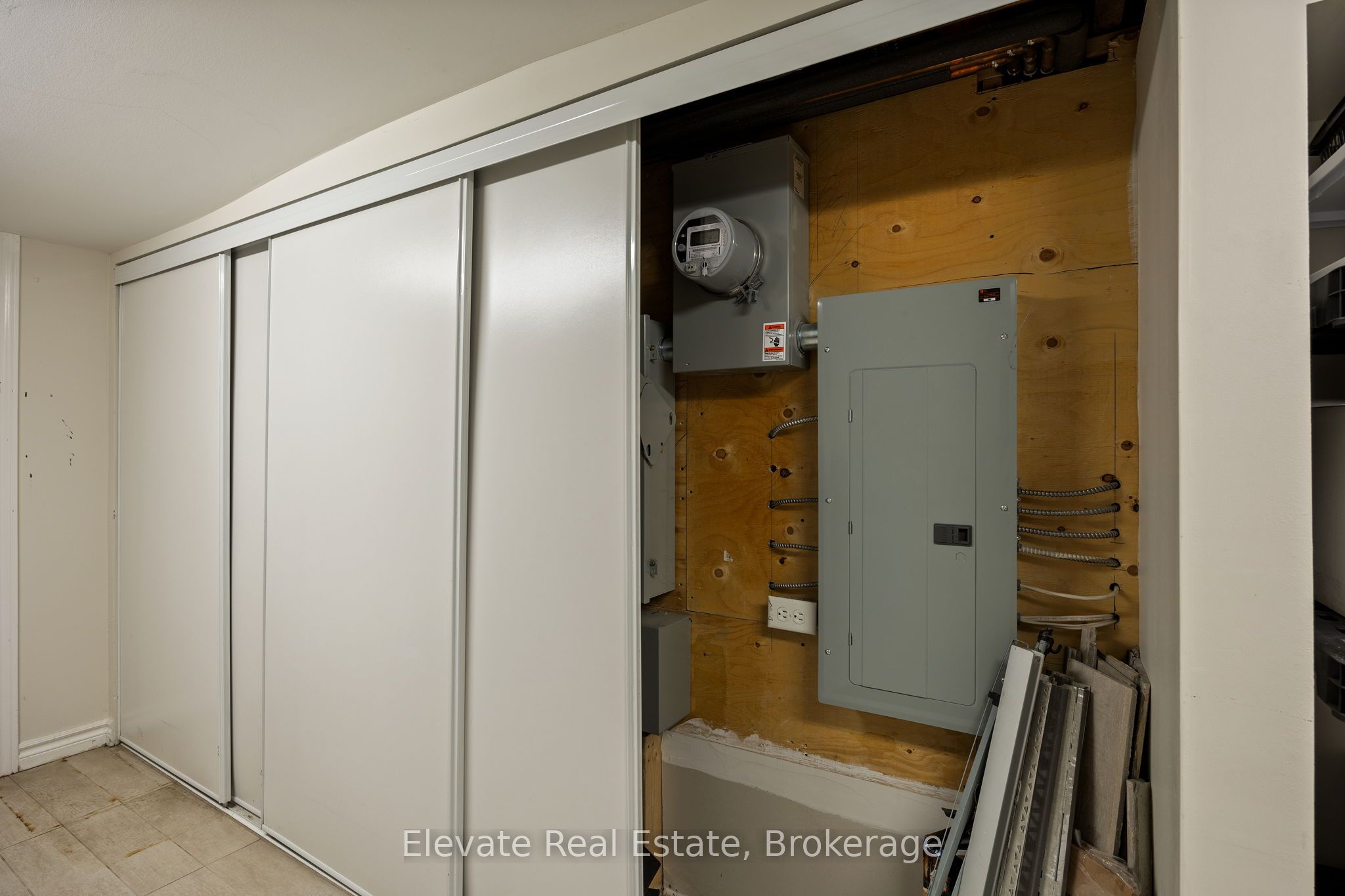 904 Bloor Street W Property Photo 24