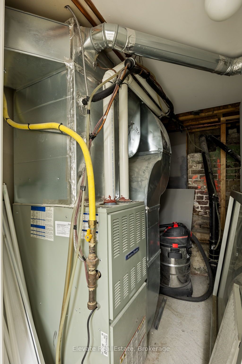 904 Bloor Street W Property Photo 27