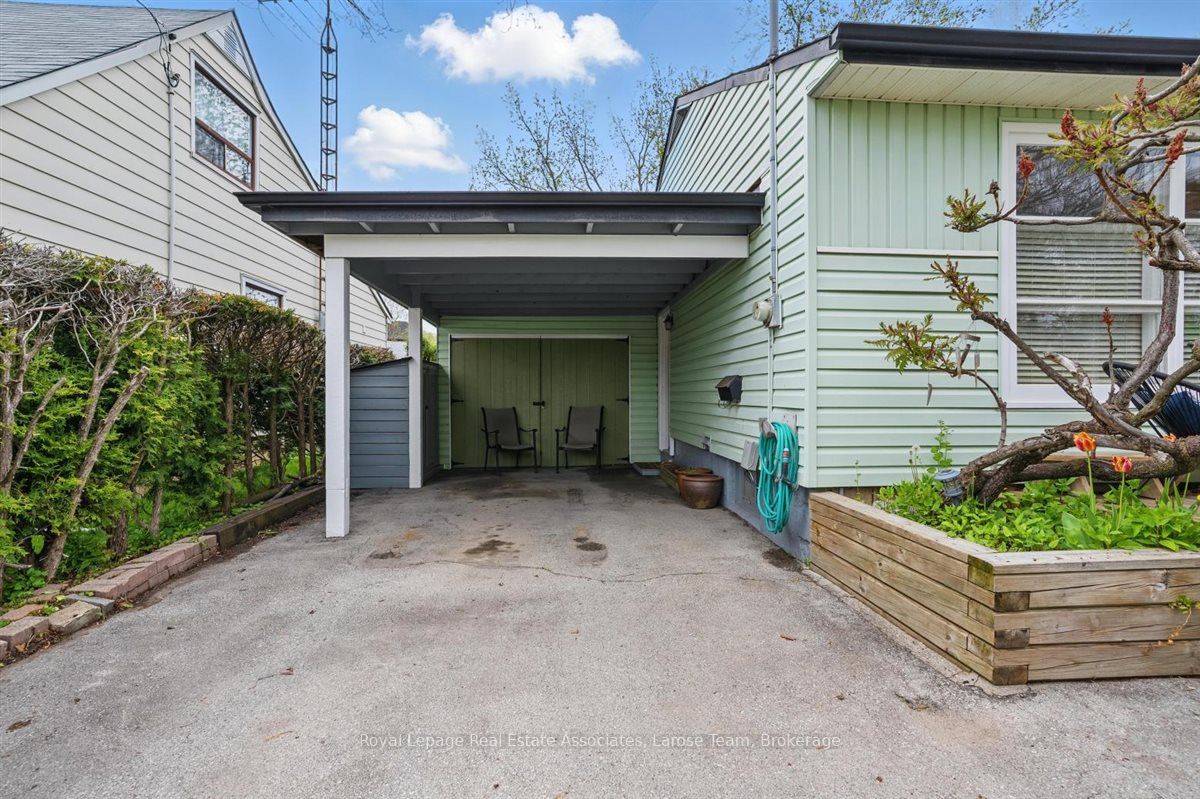 309 Felan Avenue Property Photo 4
