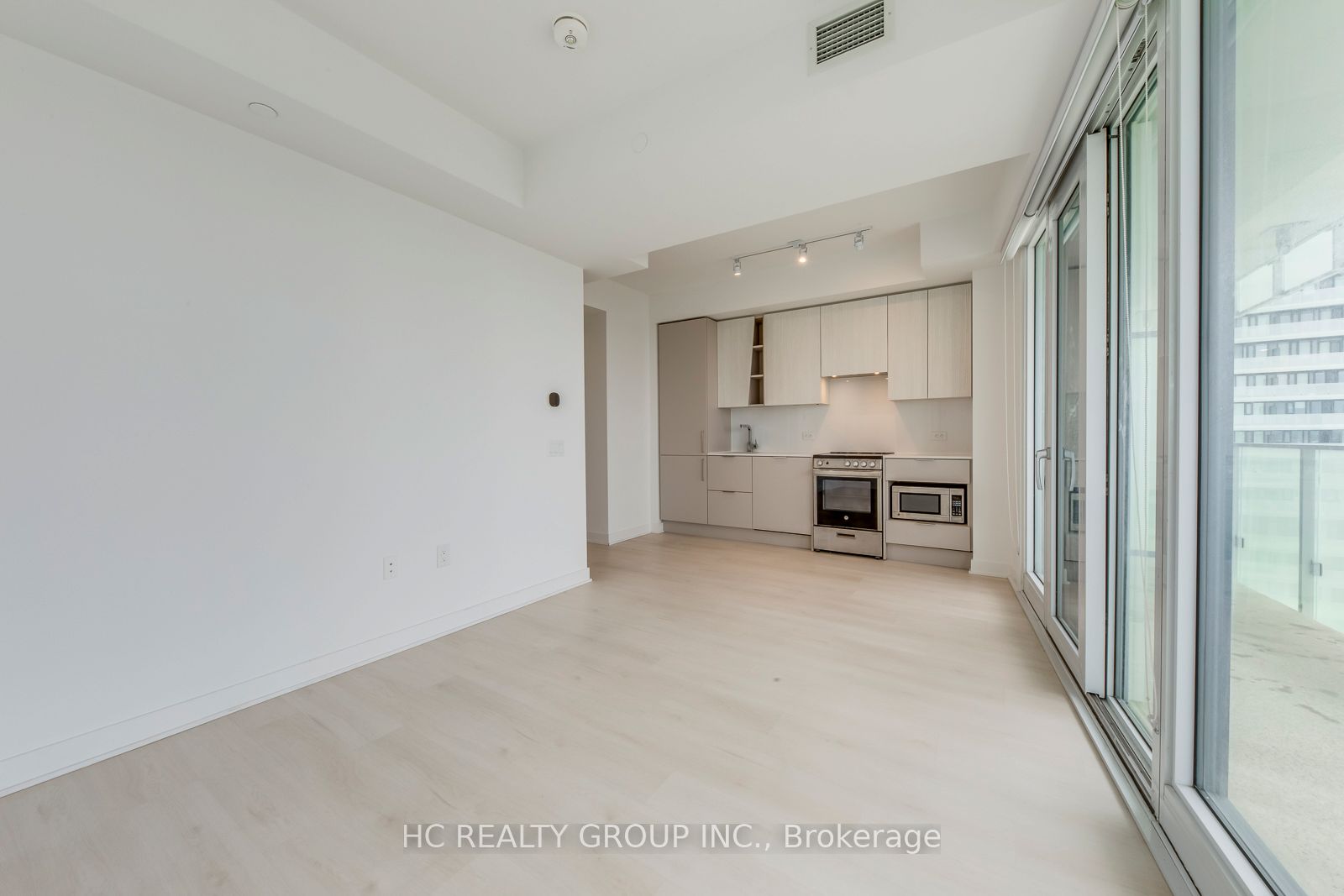 #2805 - 3900 Confederation Parkway Property Photo 6
