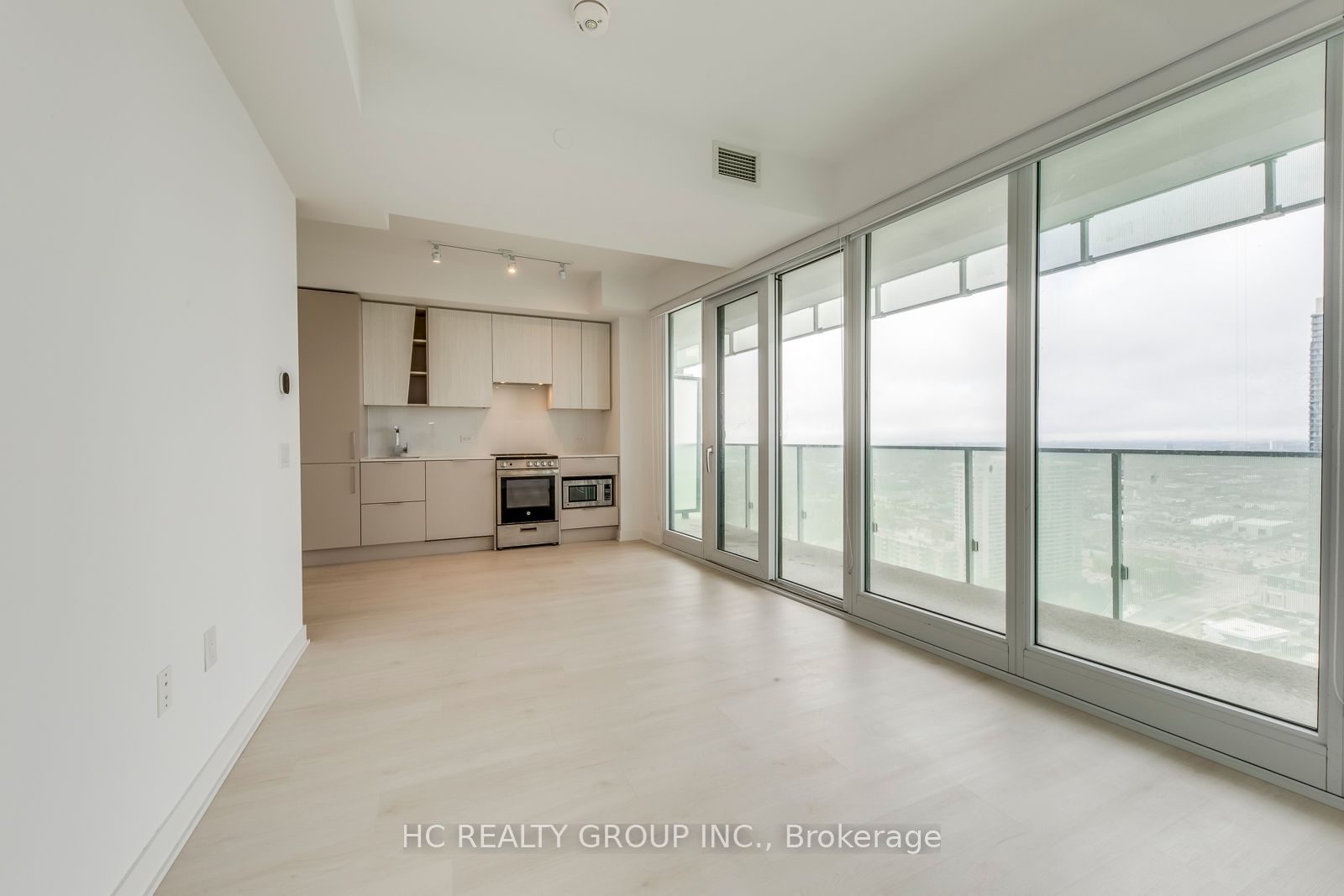 #2805 - 3900 Confederation Parkway Property Photo 7
