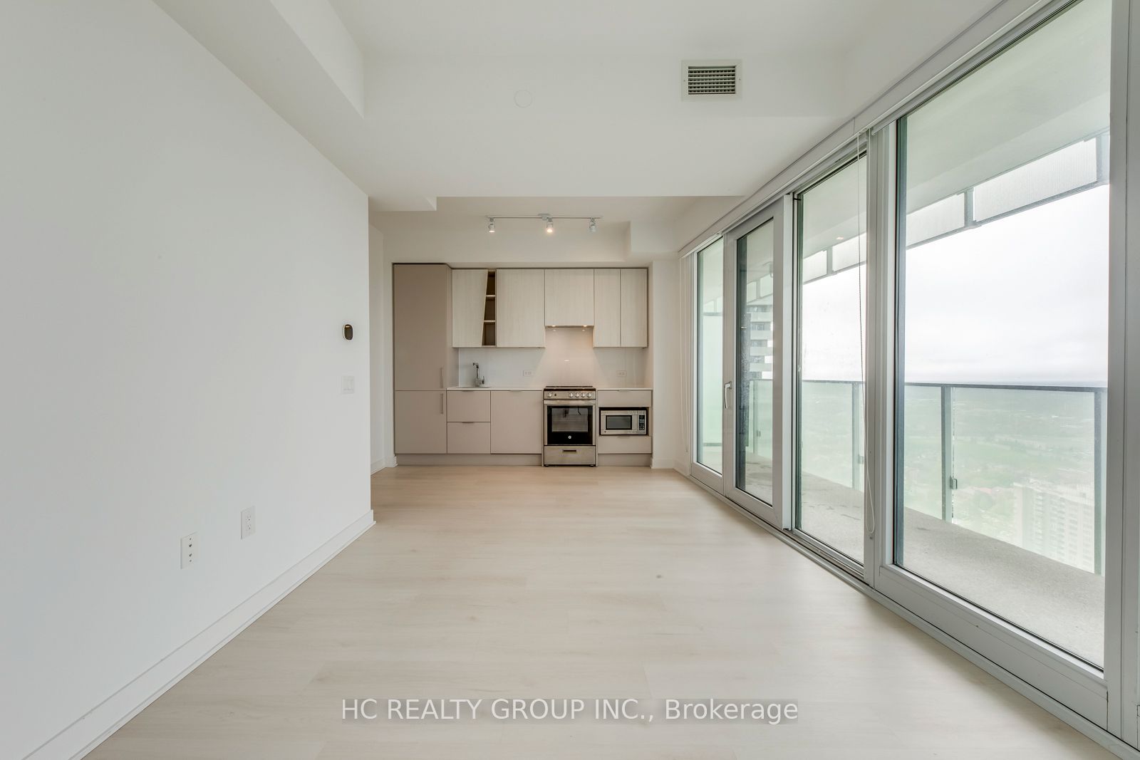#2805 - 3900 Confederation Parkway Property Photo 8