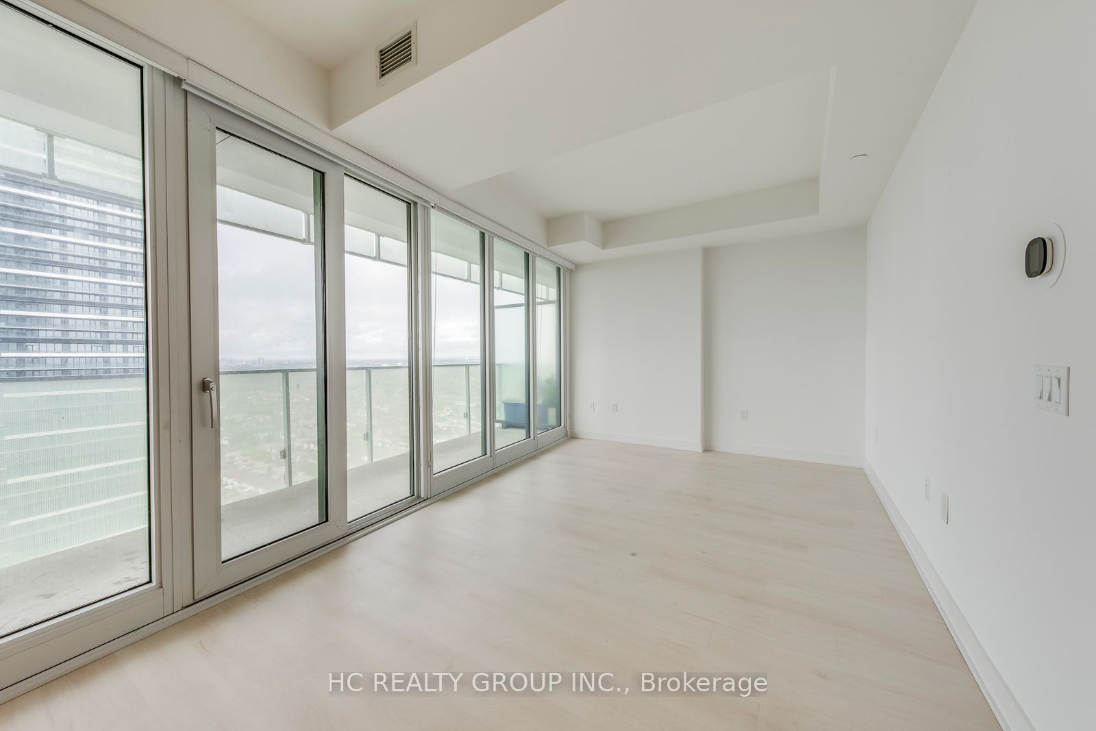 #2805 - 3900 Confederation Parkway Property Photo 9