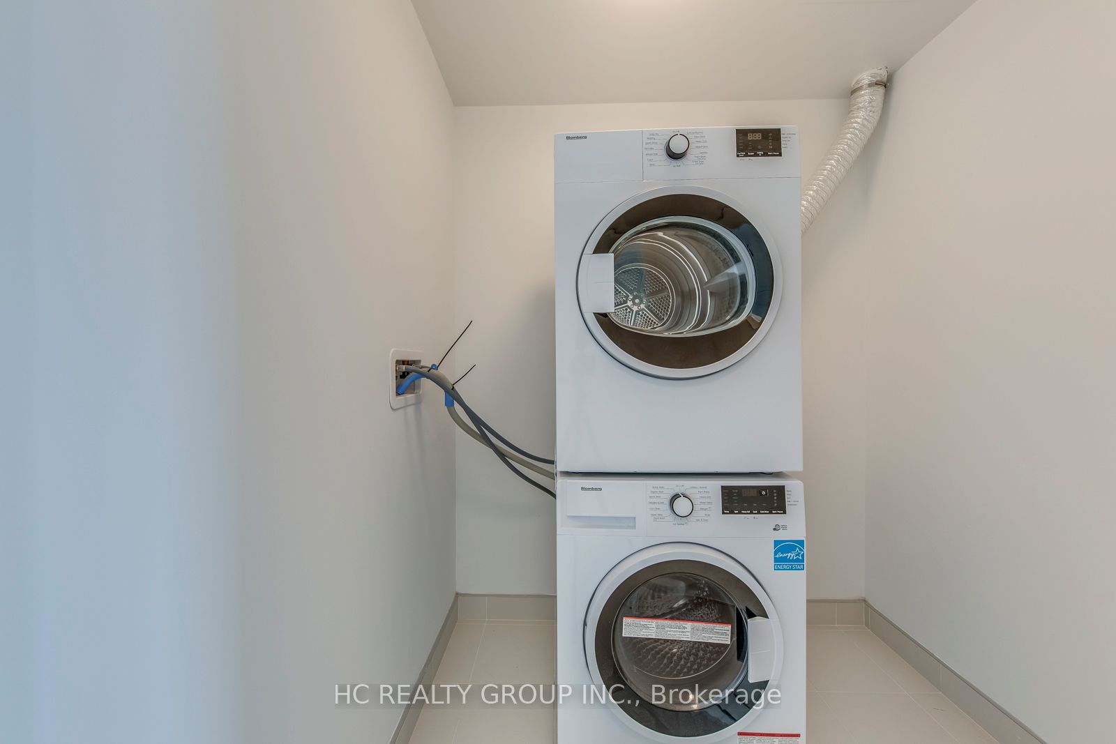#2805 - 3900 Confederation Parkway Property Photo 14