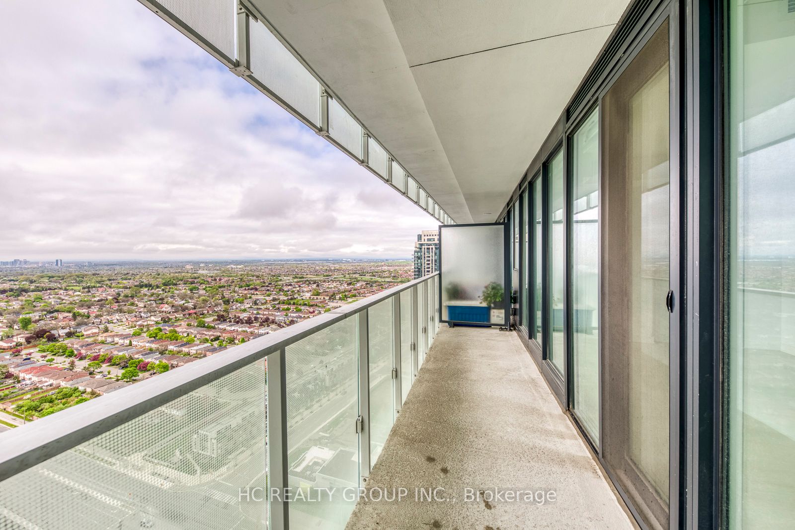#2805 - 3900 Confederation Parkway Property Photo 17