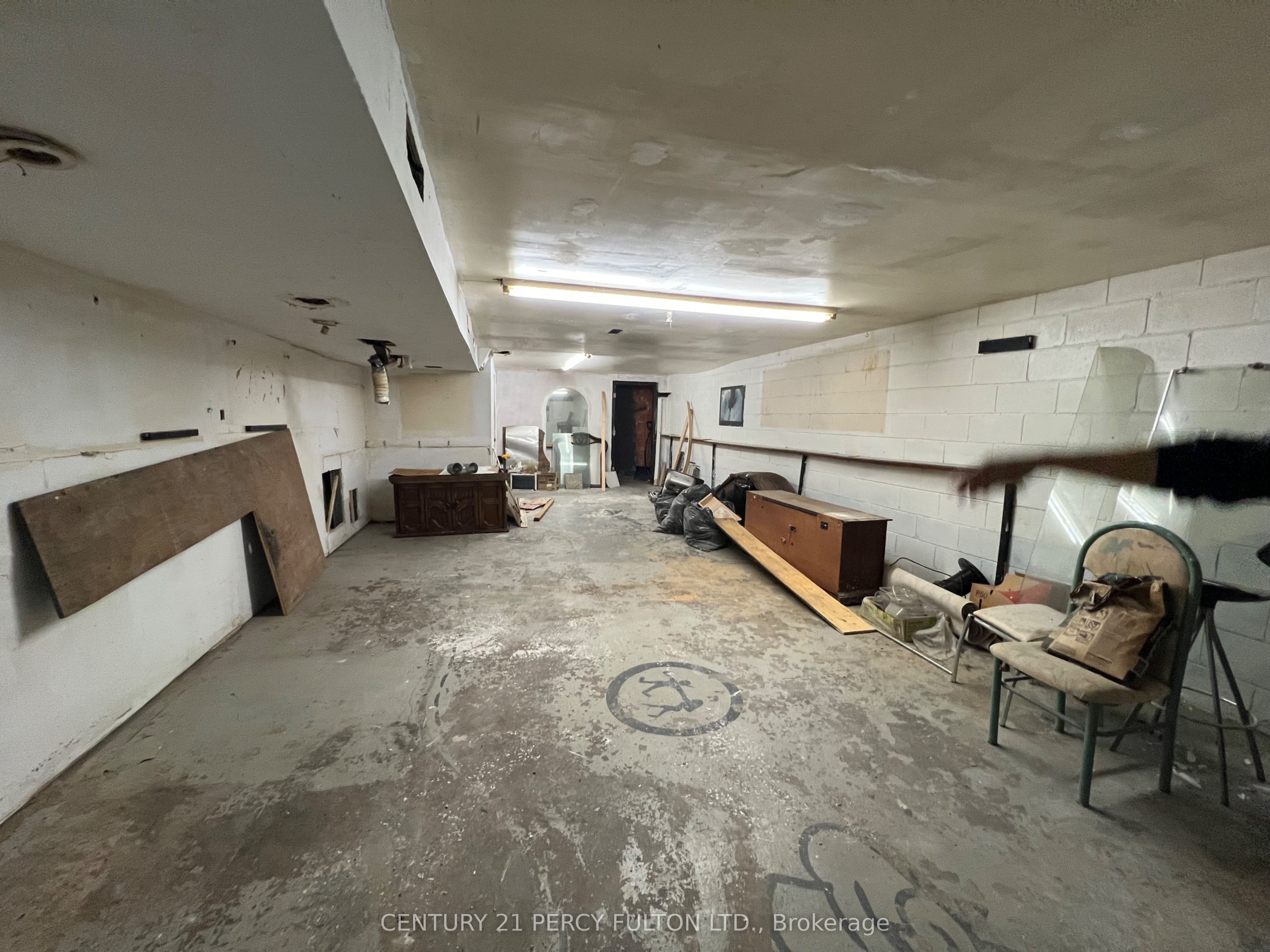 1506 Eglinton Avenue W M/flr +bsmt Property Photo 10