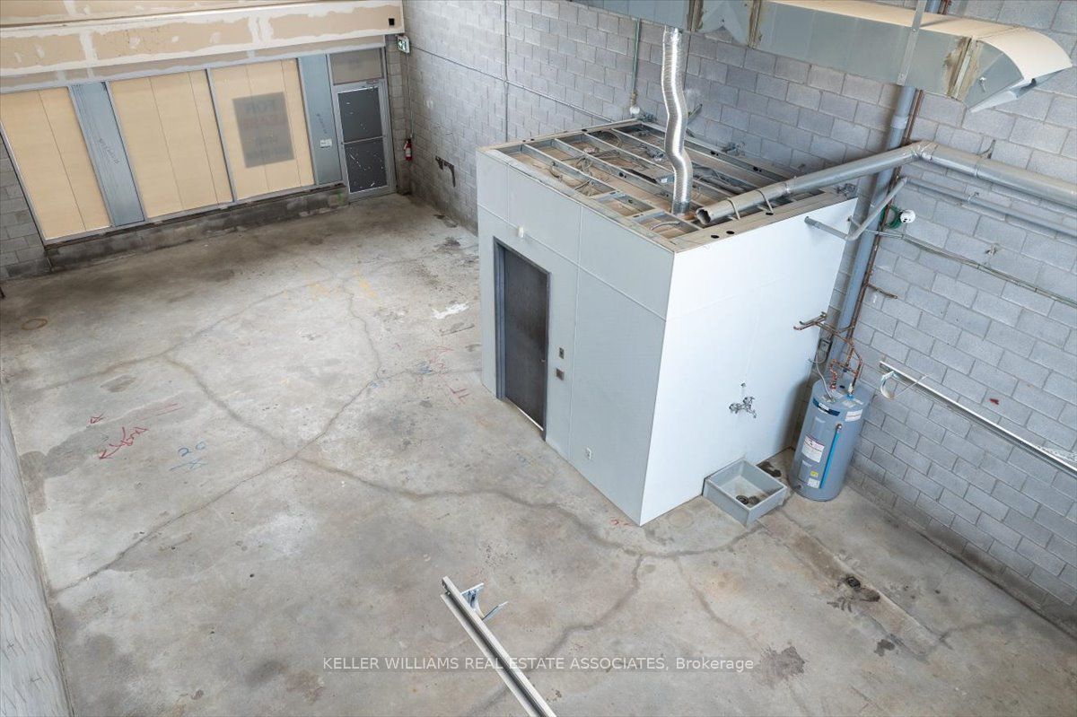 1215 Queensway N/a E 48 Property Photo 12
