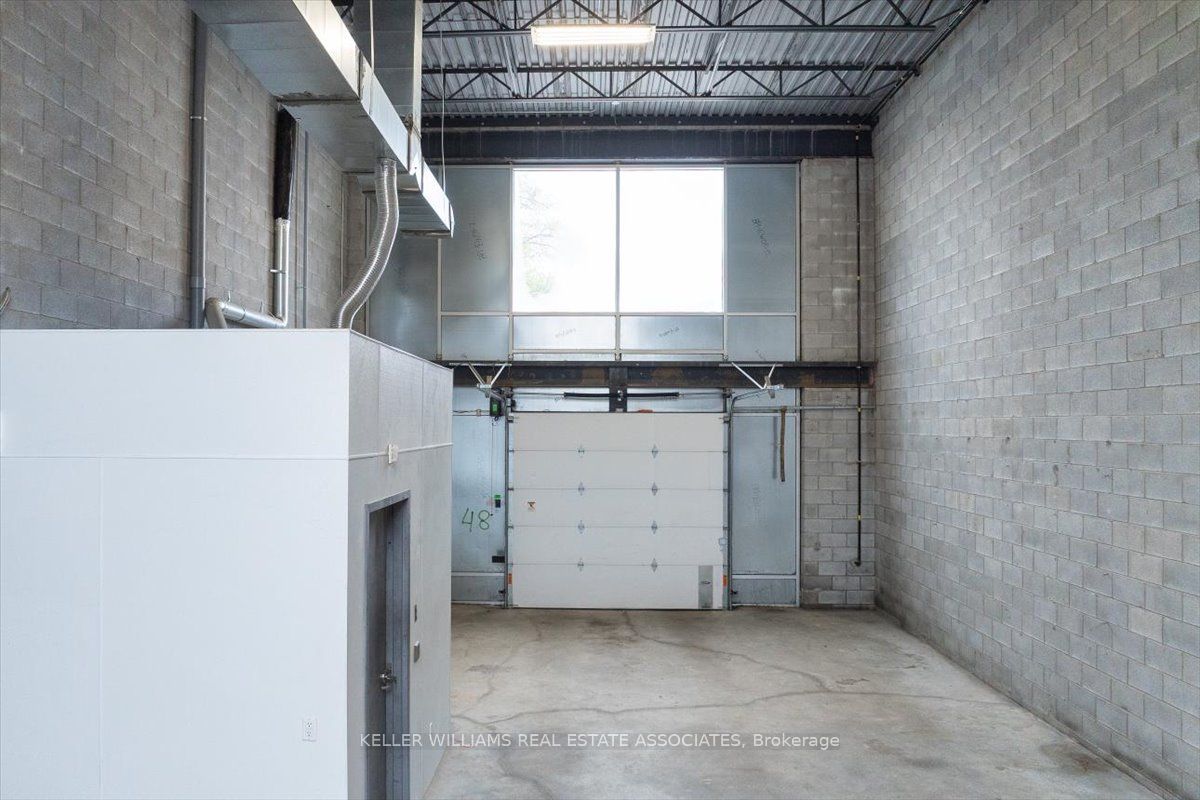1215 Queensway N/a E 48 Property Photo 15