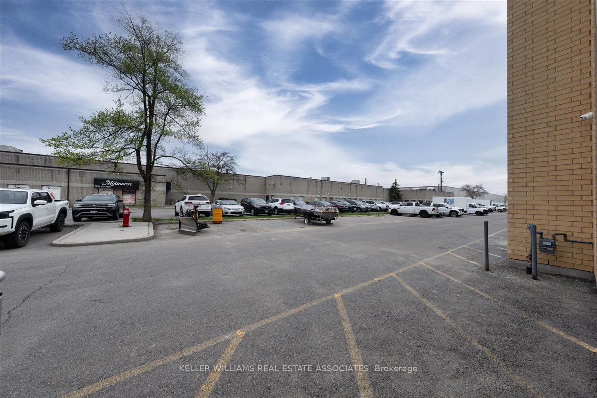 1215 Queensway N/a E 48 Property Photo 18