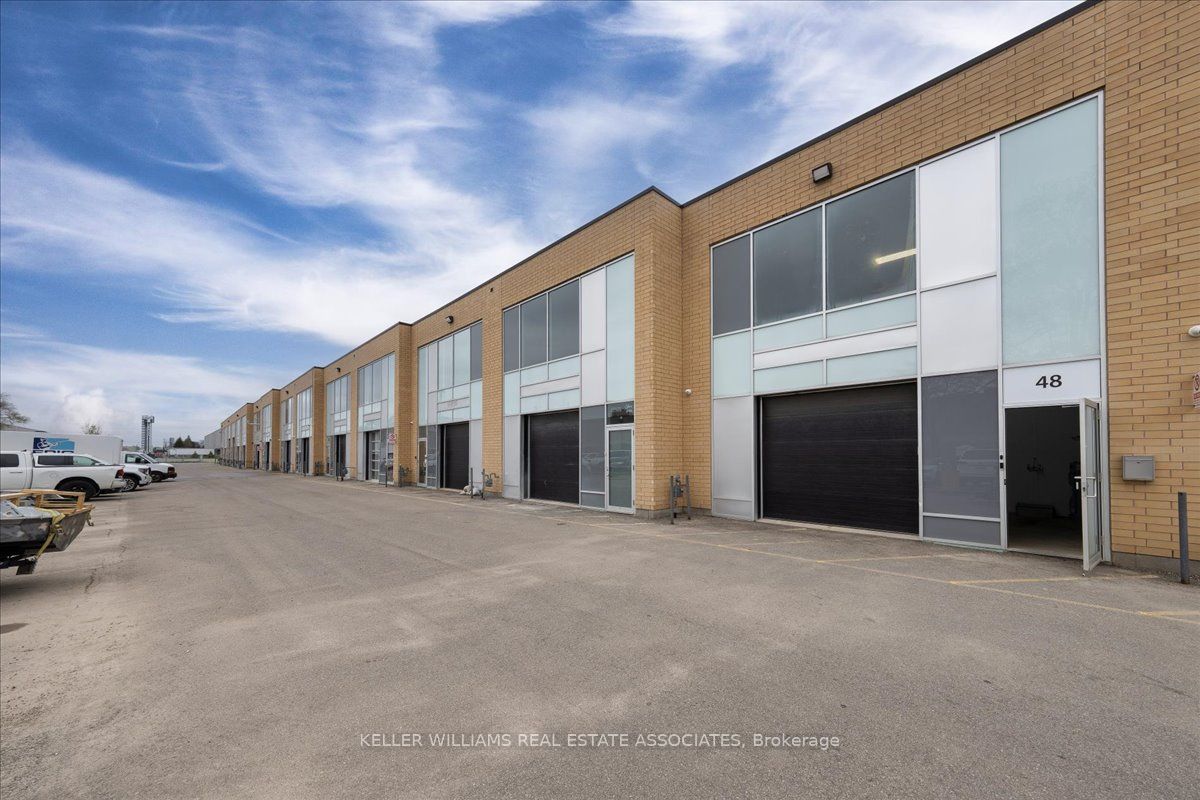 1215 Queensway N/a E 48 Property Photo 24