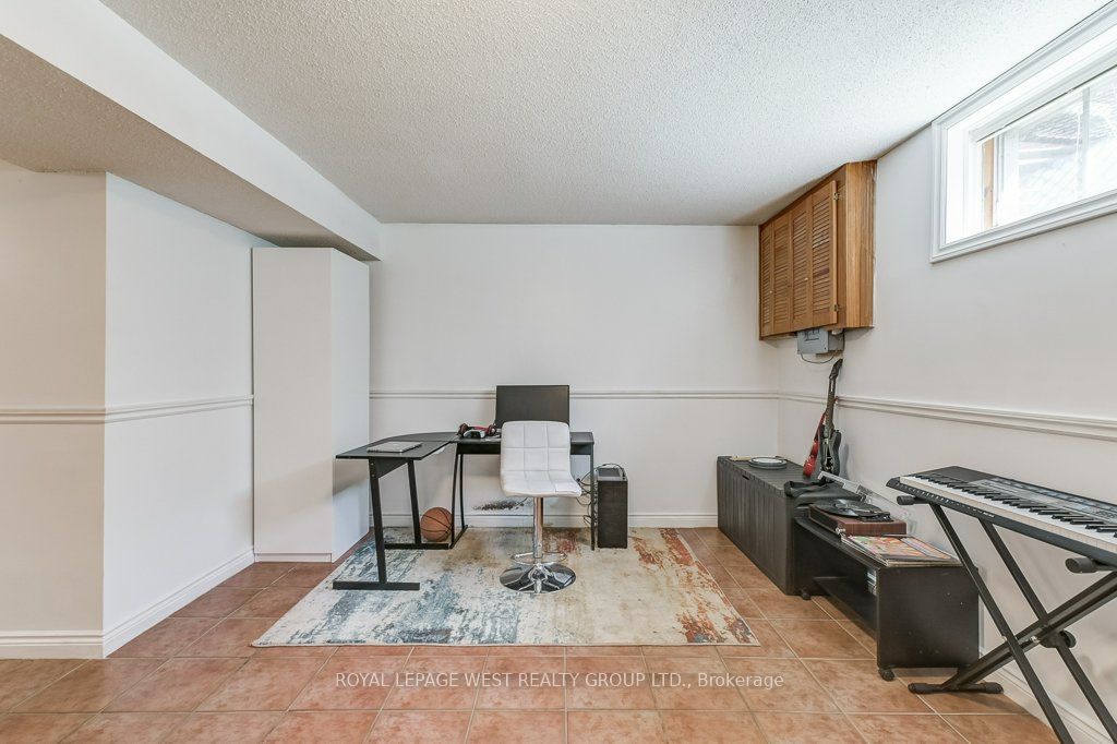 41 Vancho Crescent Property Photo 31