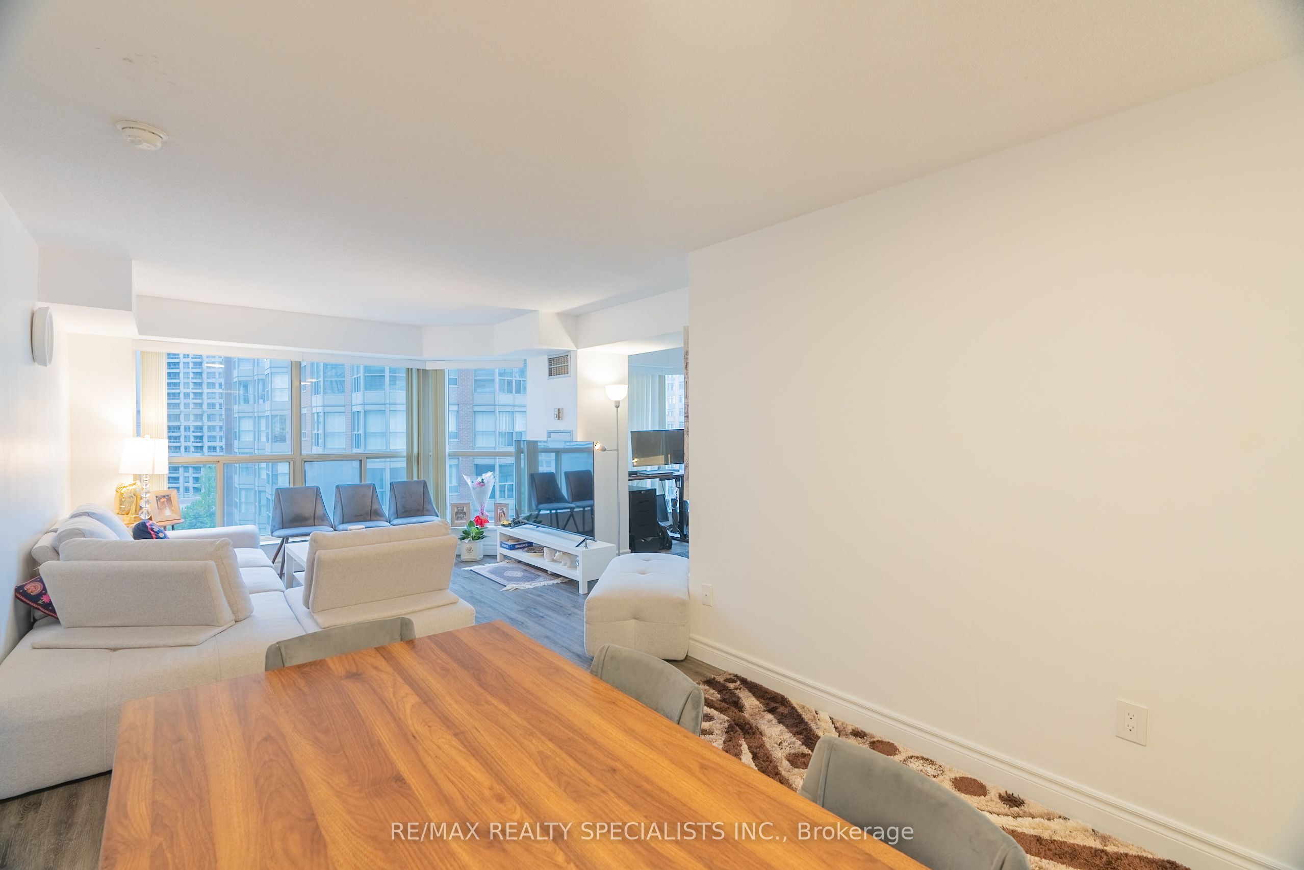 #1107 - 335 Webb Drive Property Photo 6