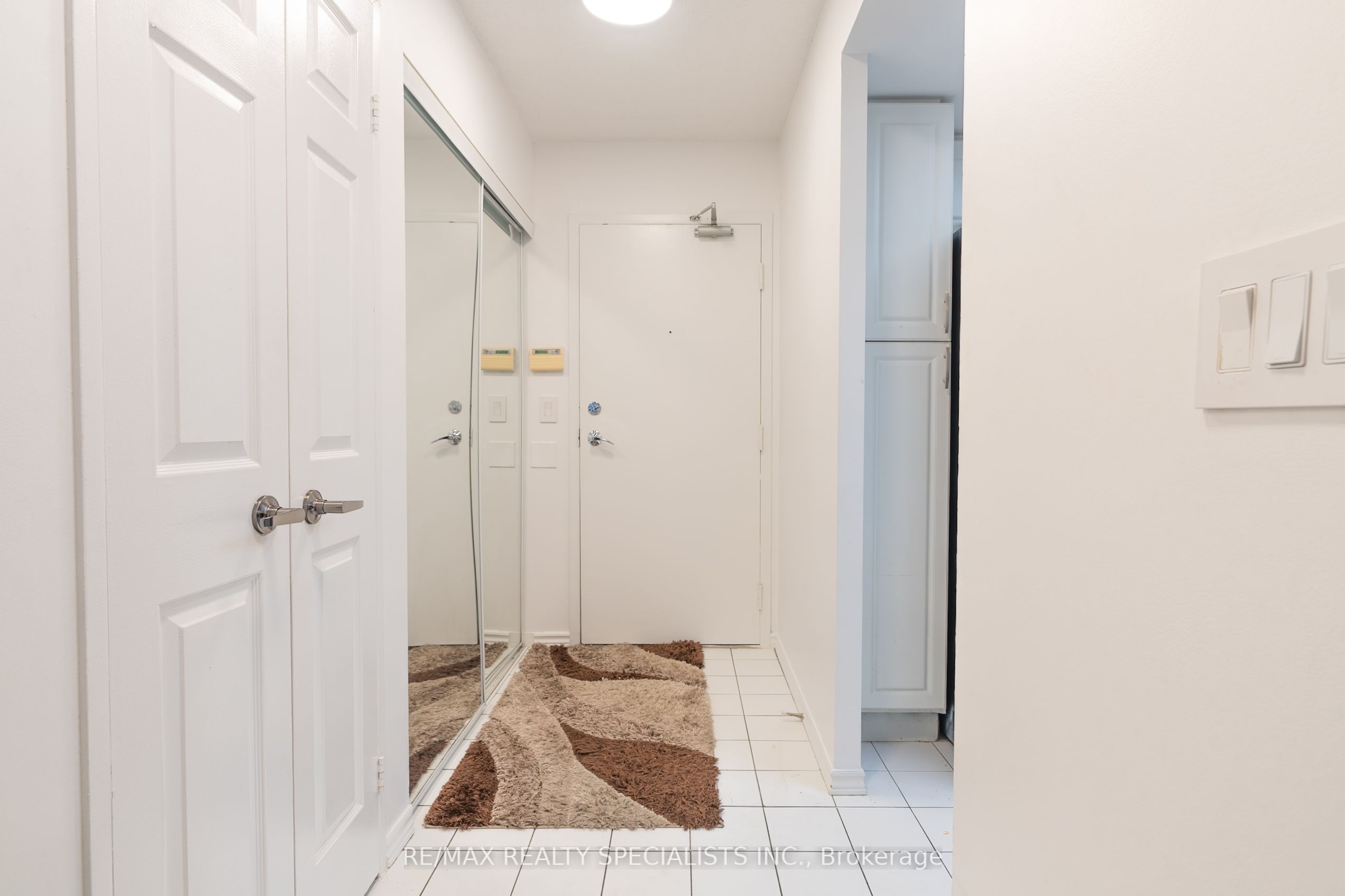 #1107 - 335 Webb Drive Property Photo 8