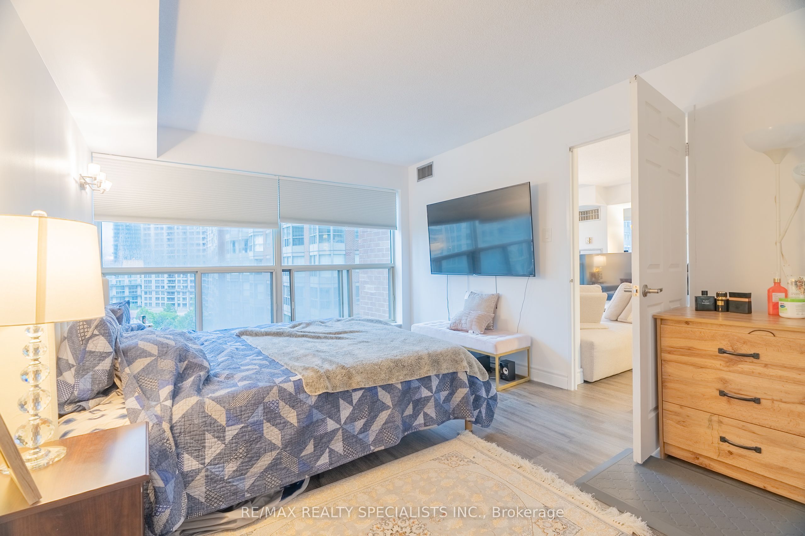 #1107 - 335 Webb Drive Property Photo 16