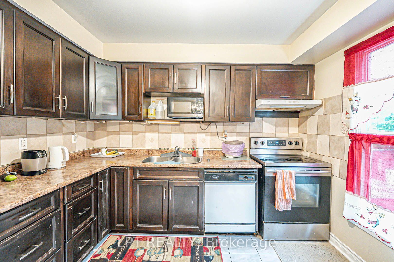 10 Fanshawe Drive Property Photo 10