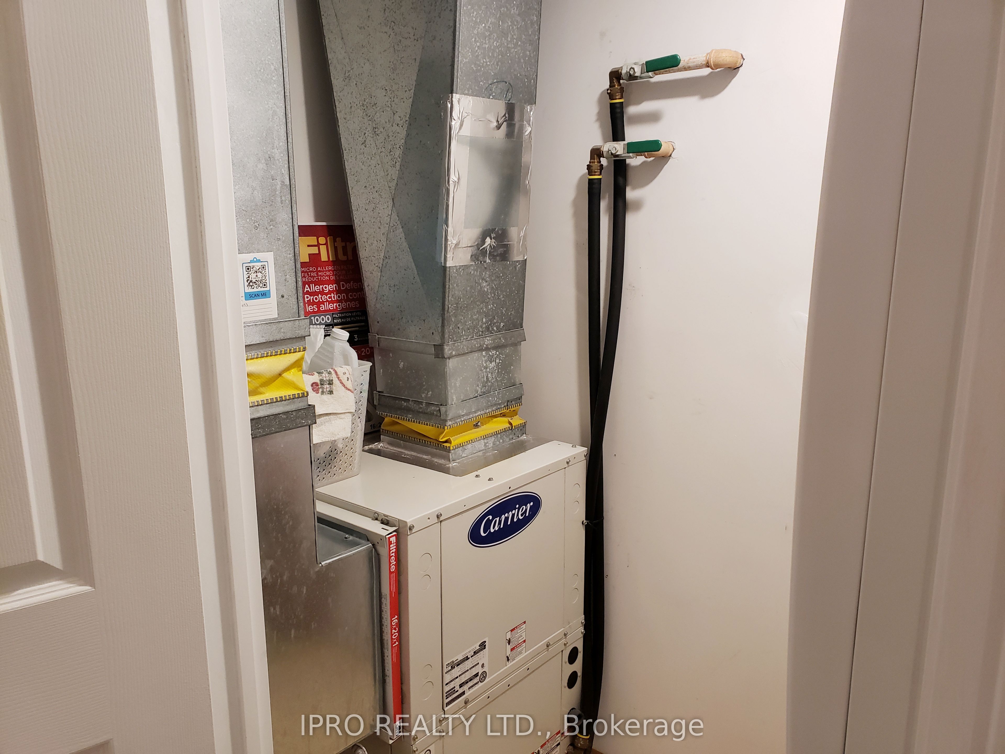 1360 Rathburn Road E 808 Property Photo 15