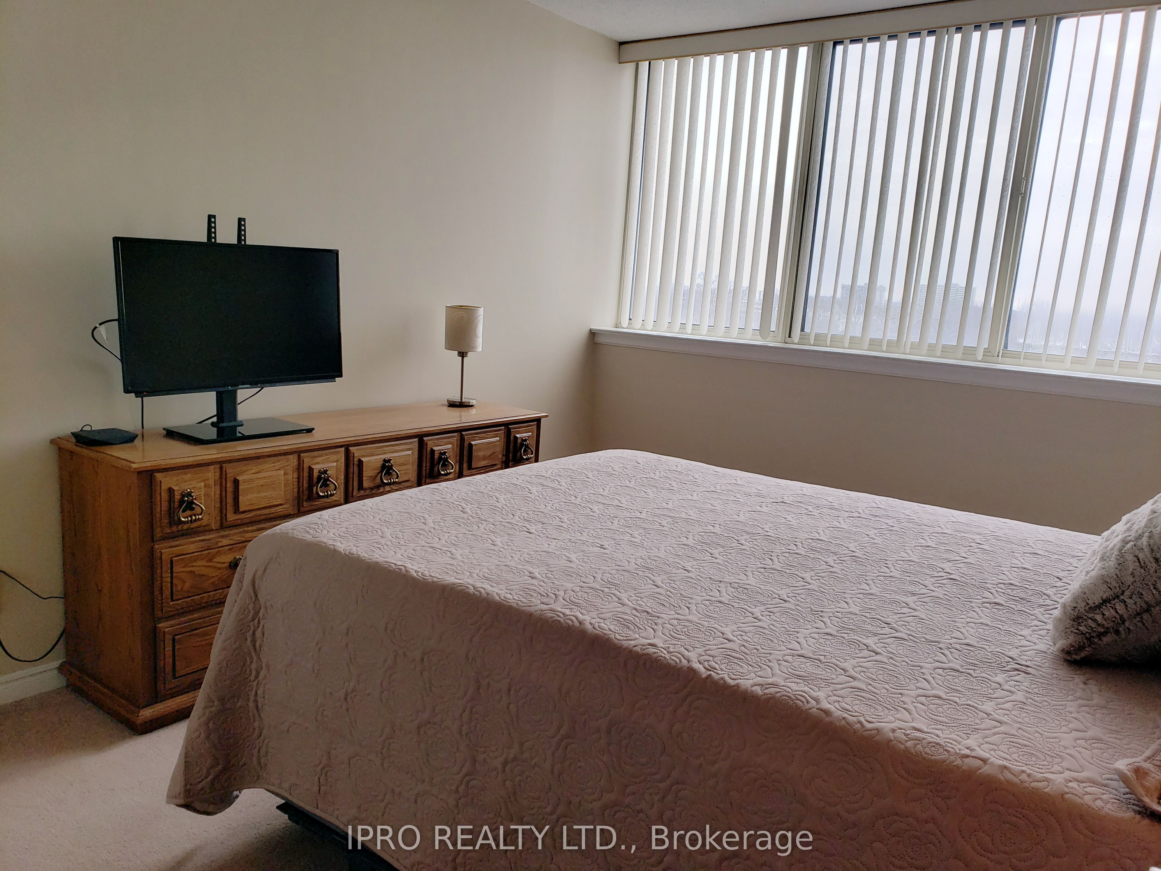 1360 Rathburn Road E 808 Property Photo 23