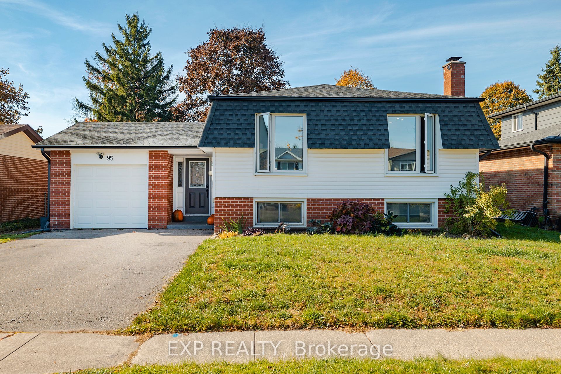 95 Avonmore Cres Property Photo 1