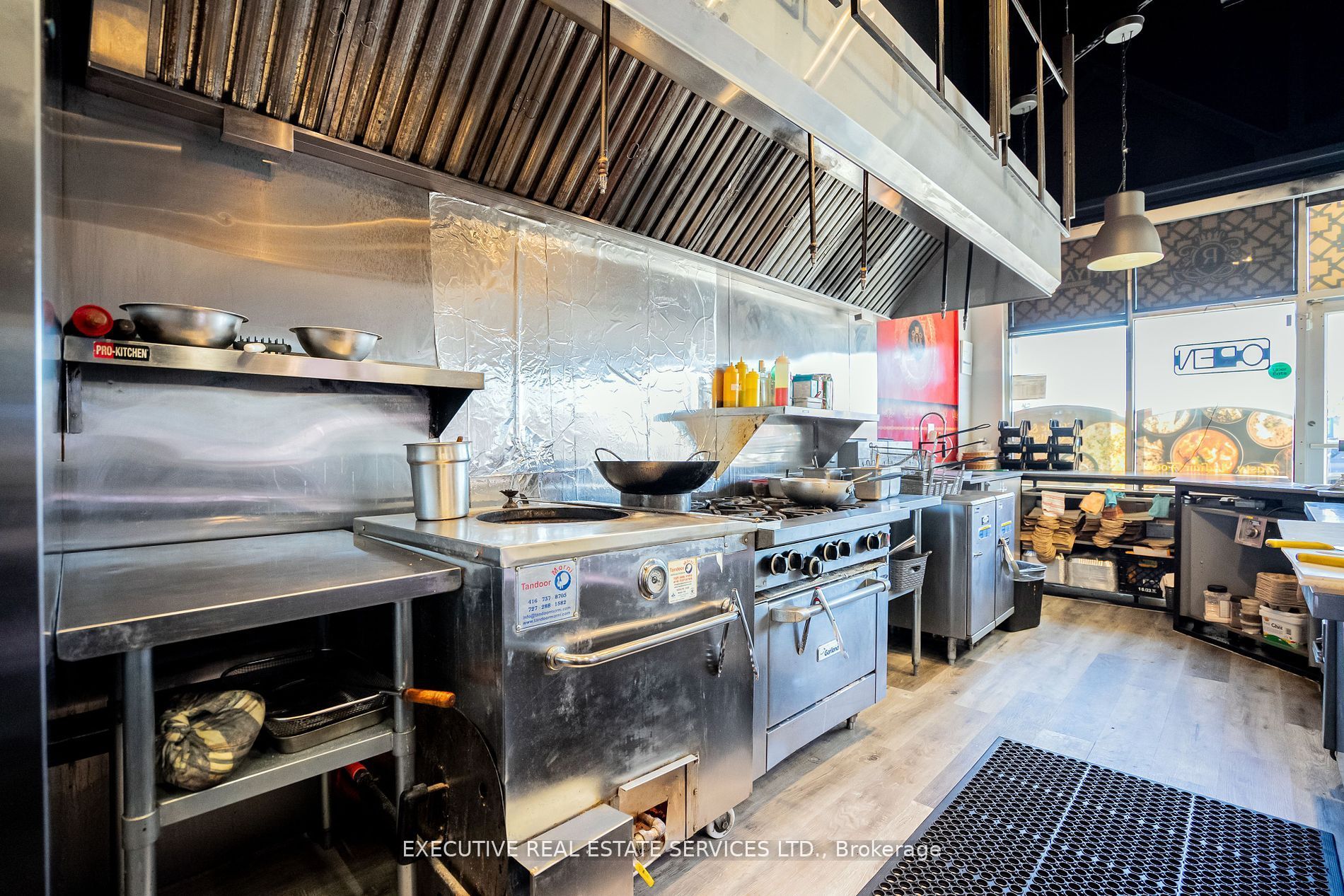 478 Dundas Street W 7 Property Photo 10