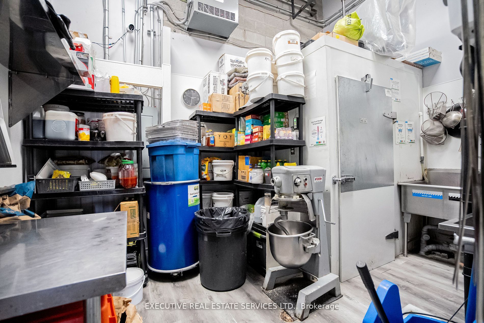 478 Dundas Street W 7 Property Photo 15