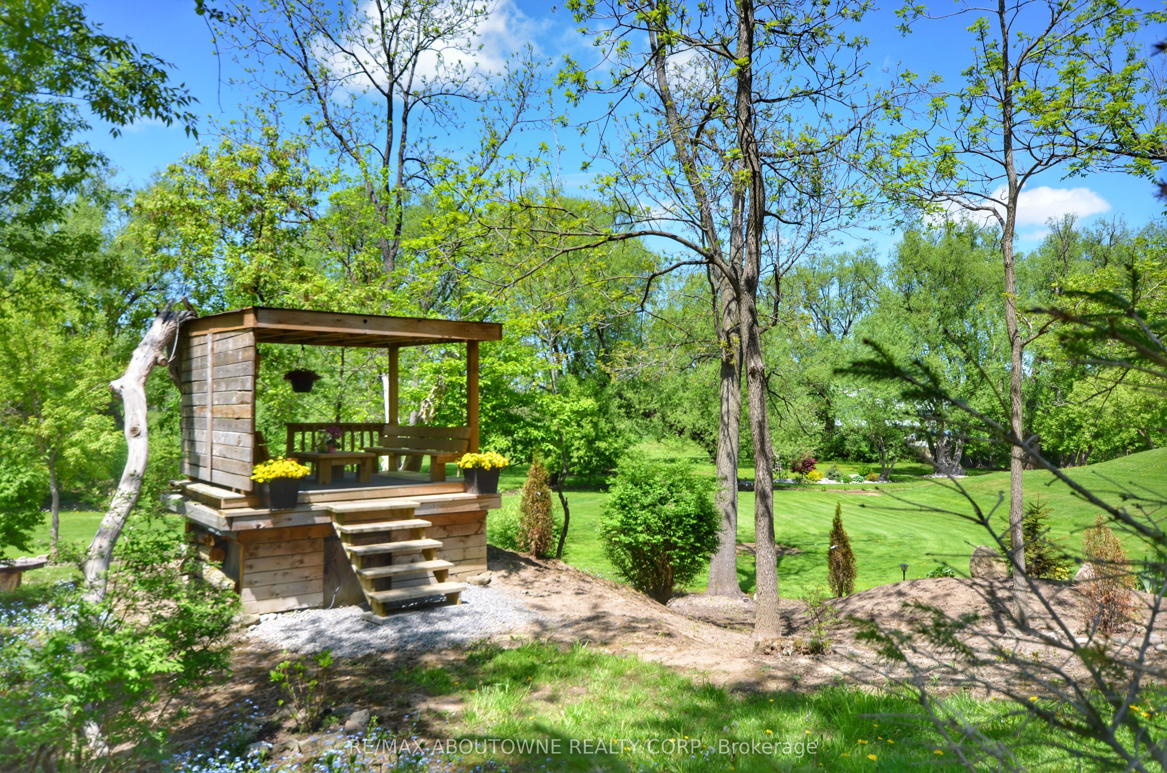 3029 Britannia Rd Property Photo 30