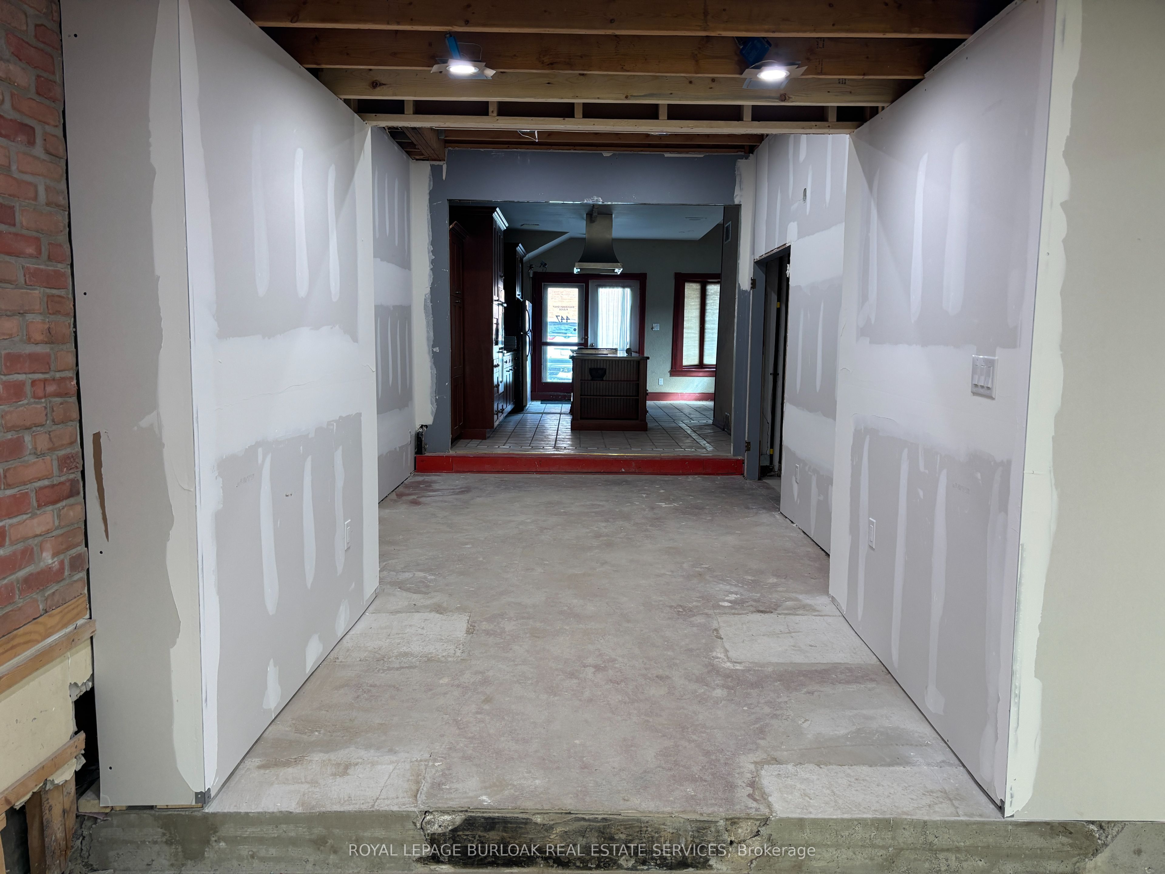 447 Brant Street Property Photo 6