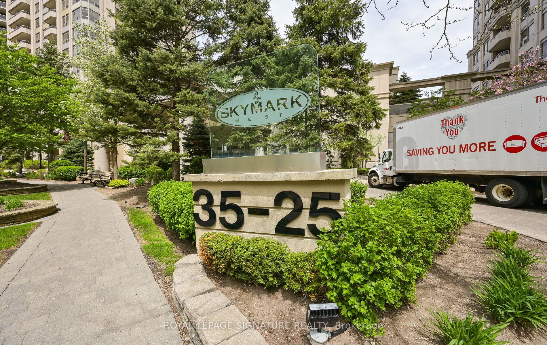 #1126 - 25 Kingsbridge Garden Circle Property Photo 2