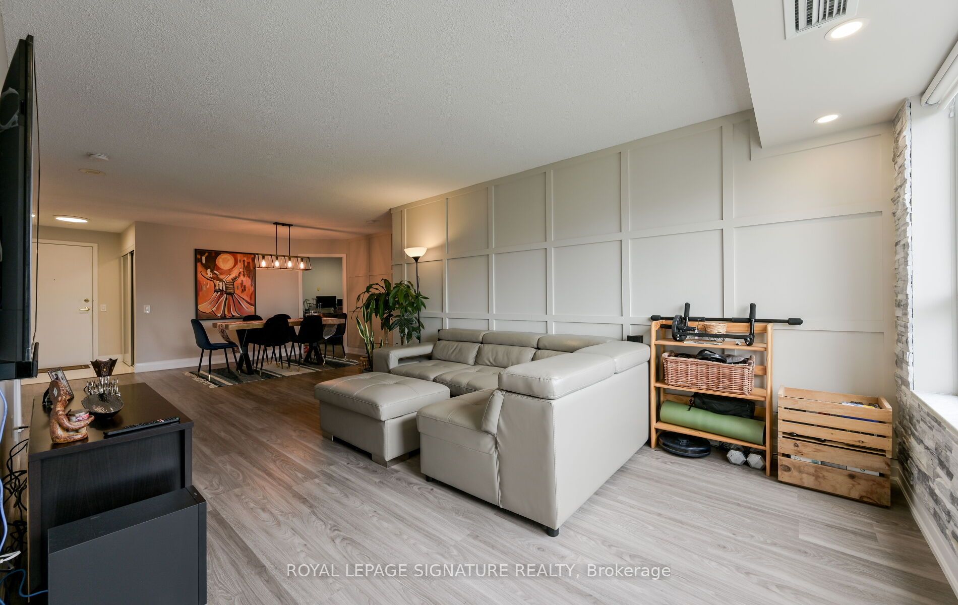 #1126 - 25 Kingsbridge Garden Circle Property Photo 11