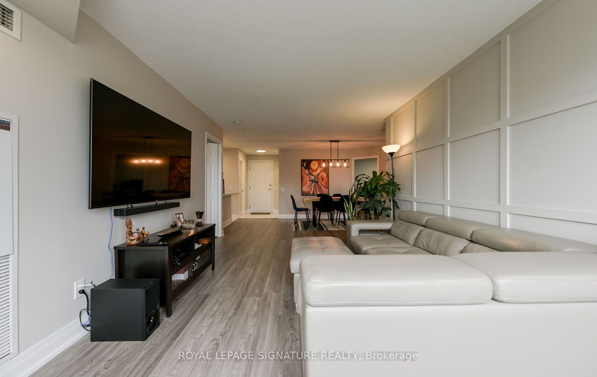 #1126 - 25 Kingsbridge Garden Circle Property Photo 12