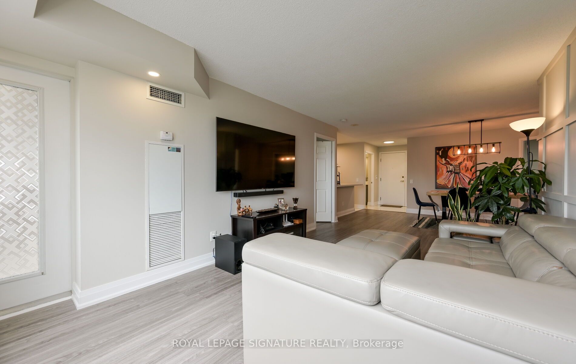 #1126 - 25 Kingsbridge Garden Circle Property Photo 13