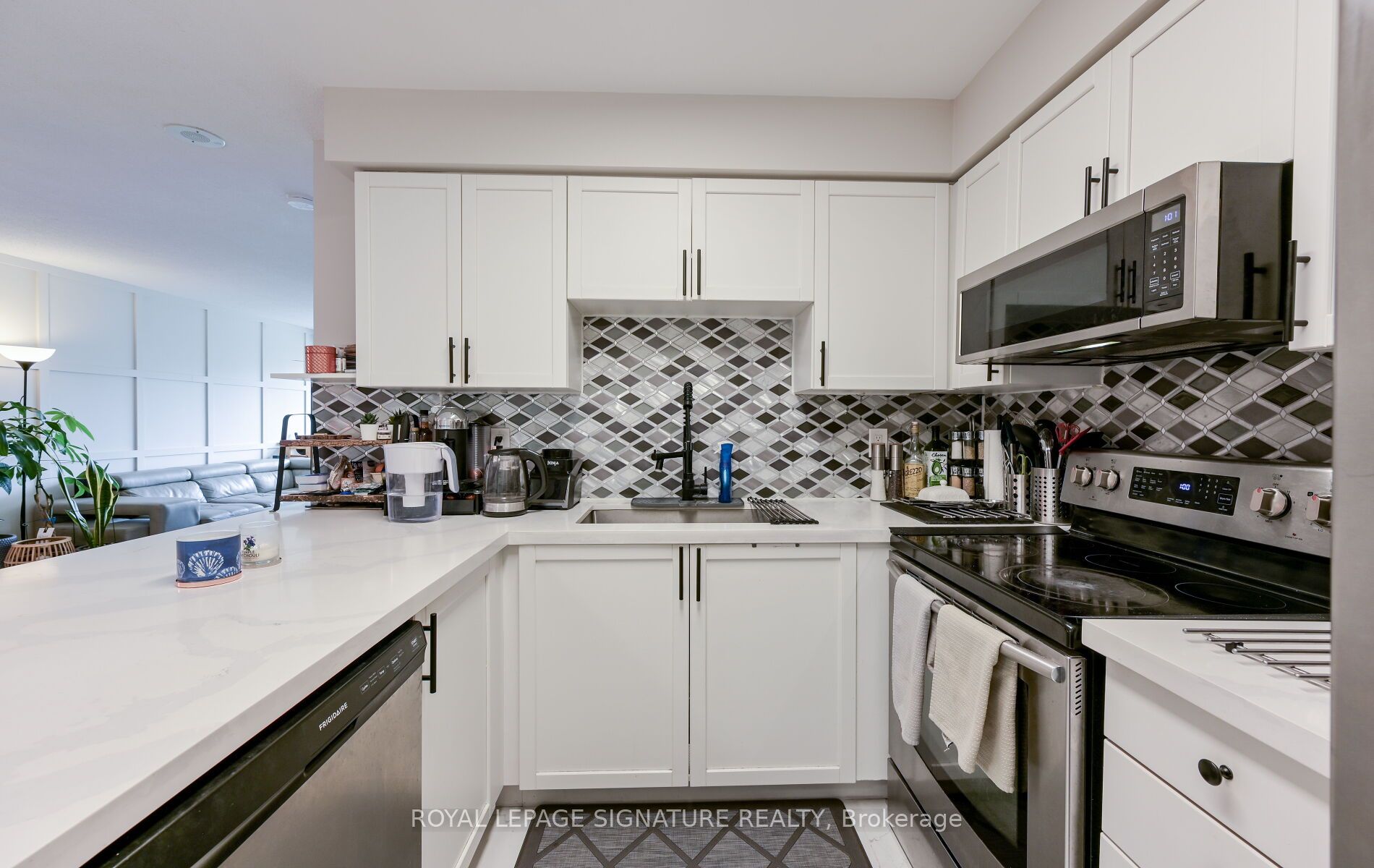 #1126 - 25 Kingsbridge Garden Circle Property Photo 22