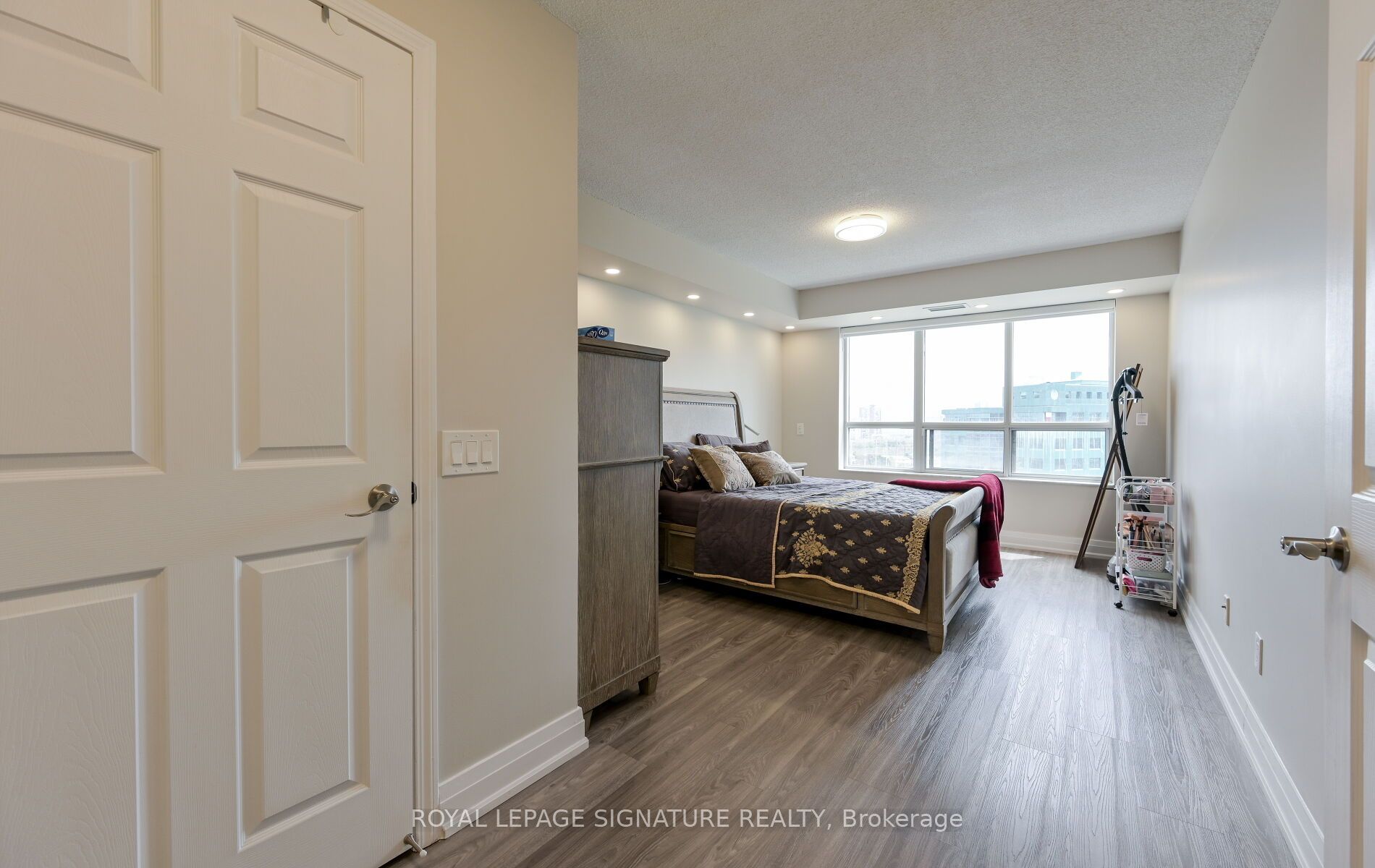 #1126 - 25 Kingsbridge Garden Circle Property Photo 27