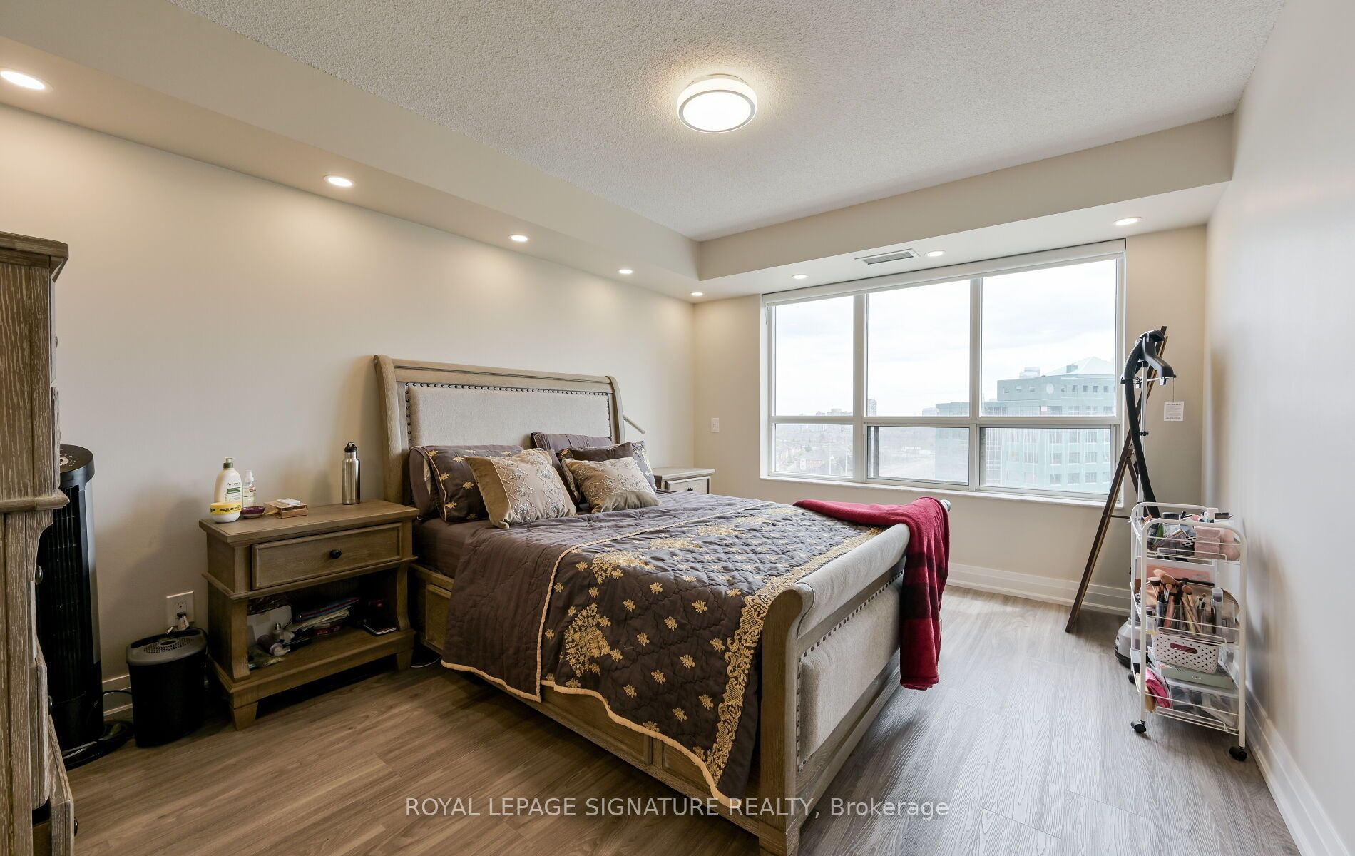 #1126 - 25 Kingsbridge Garden Circle Property Photo 28