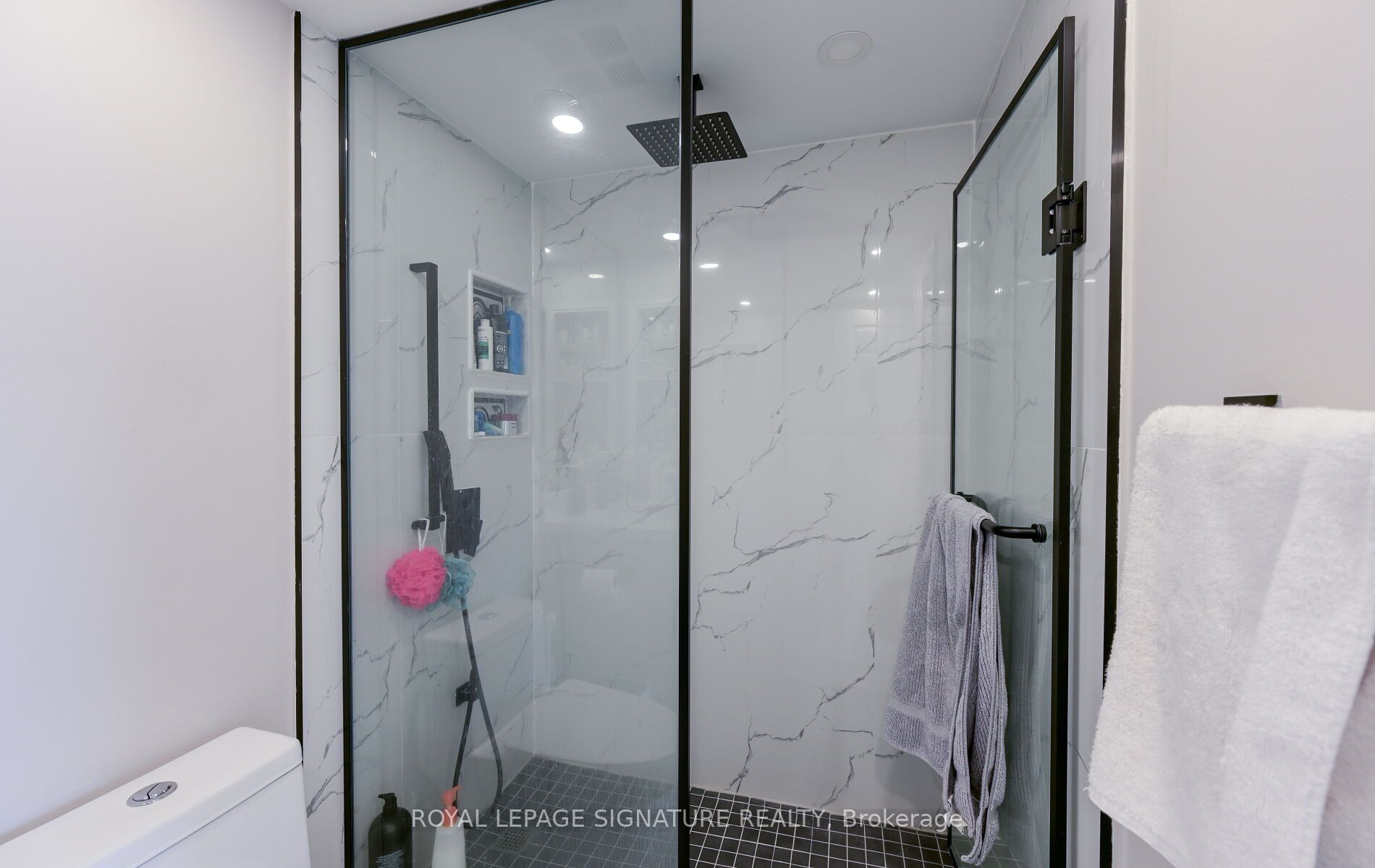 #1126 - 25 Kingsbridge Garden Circle Property Photo 32