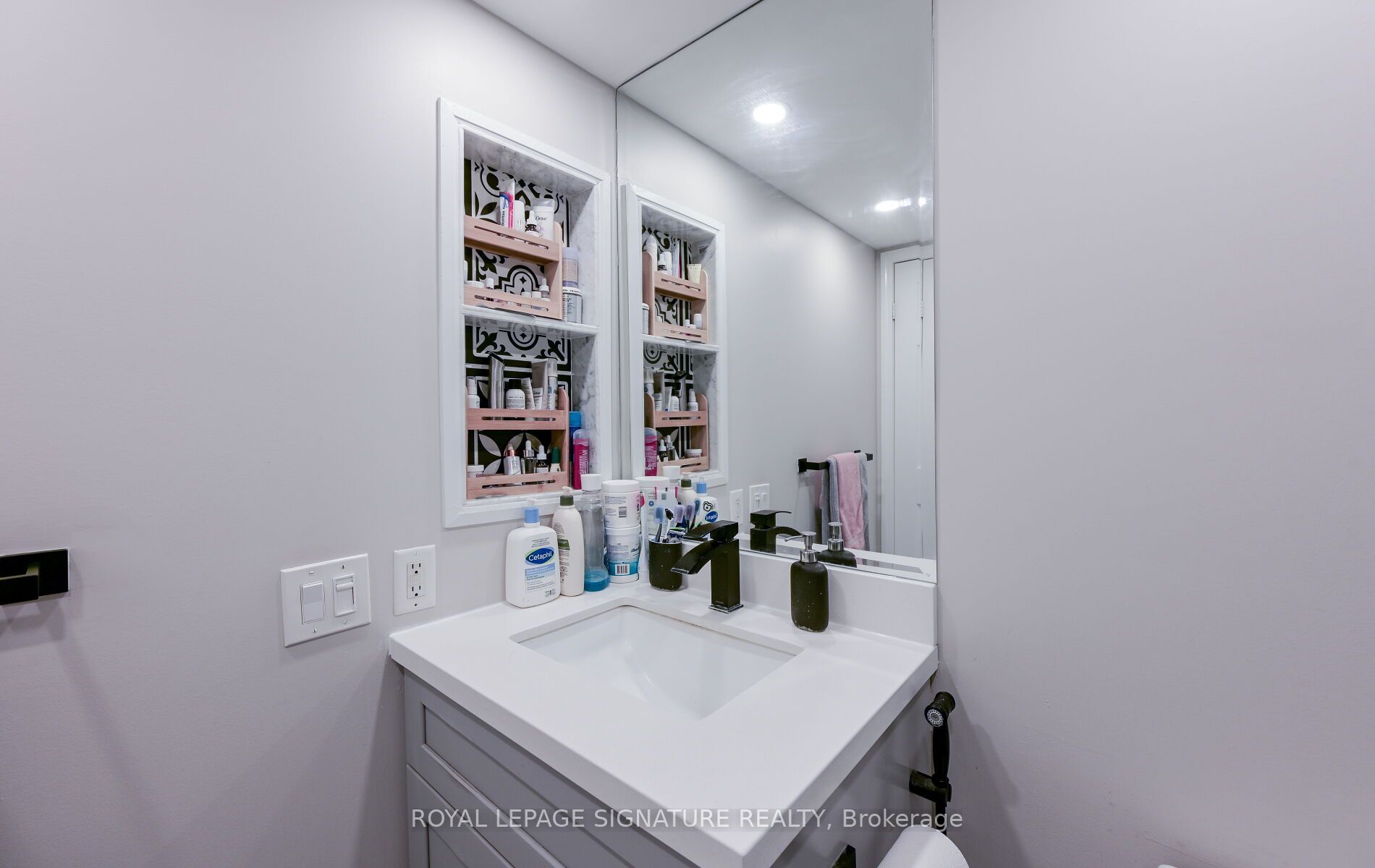 #1126 - 25 Kingsbridge Garden Circle Property Photo 33
