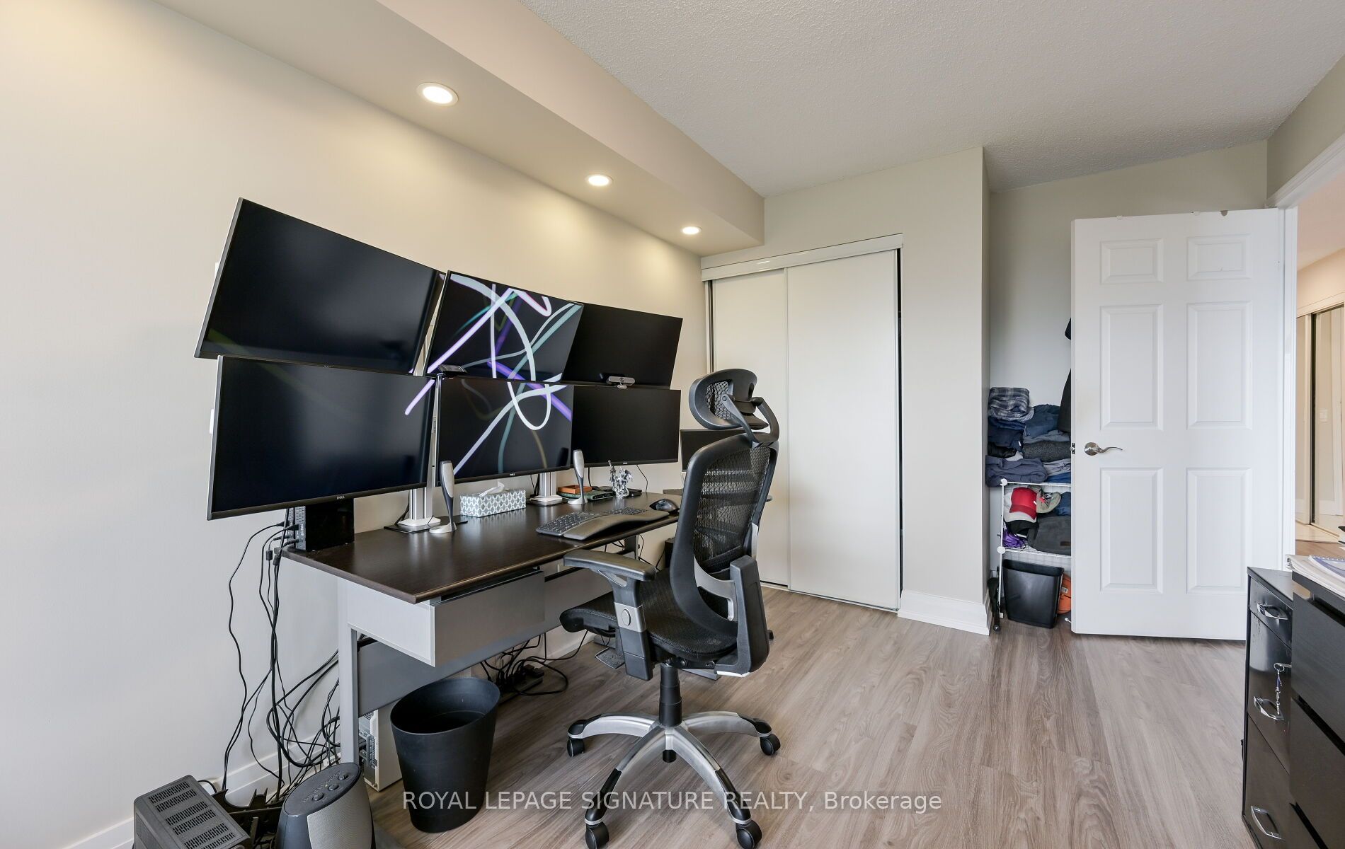 #1126 - 25 Kingsbridge Garden Circle Property Photo 36